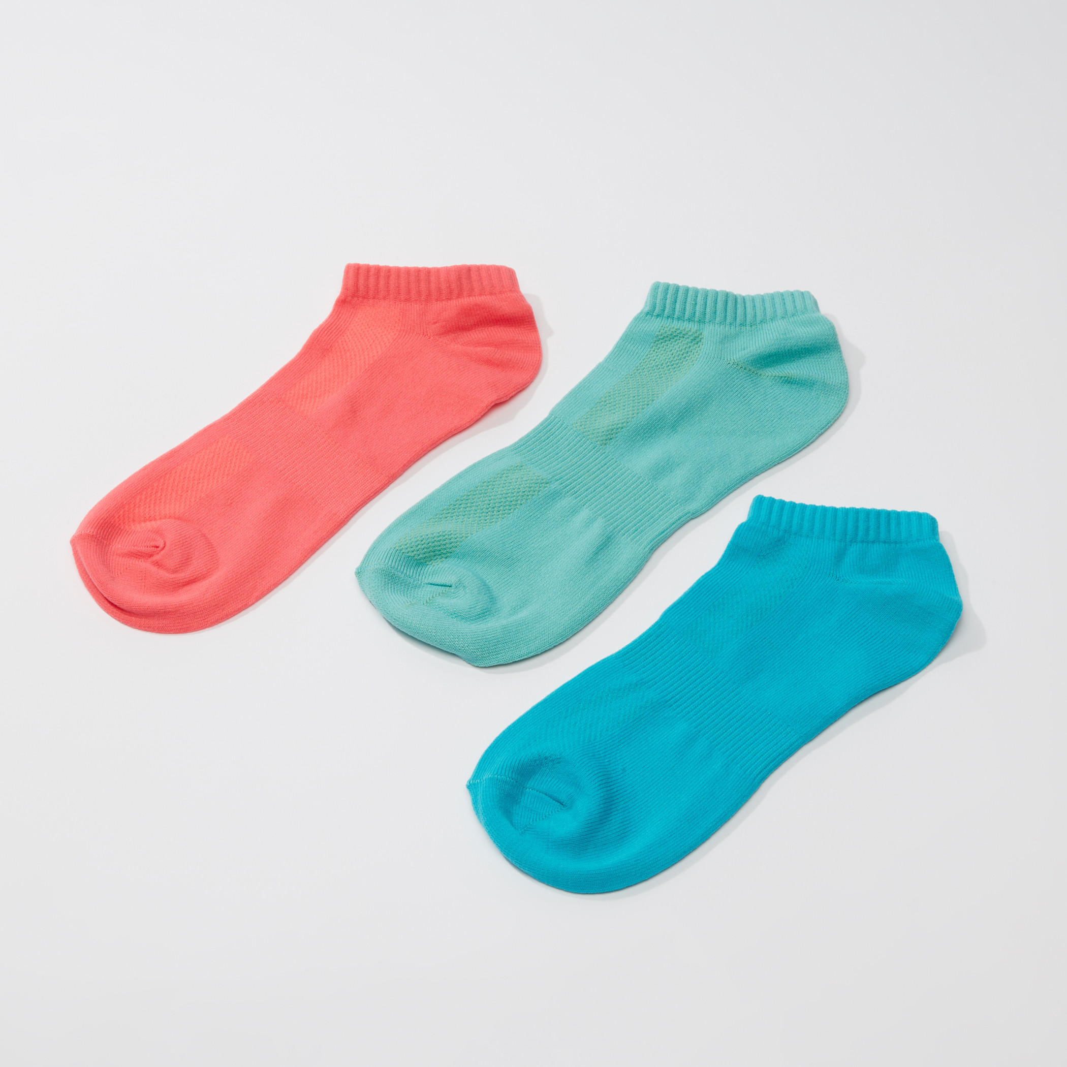 جوارب بارزة الملمس بطول الكاحل - طقم من ثلاثة أزواج-women-socksandstockings-image-1