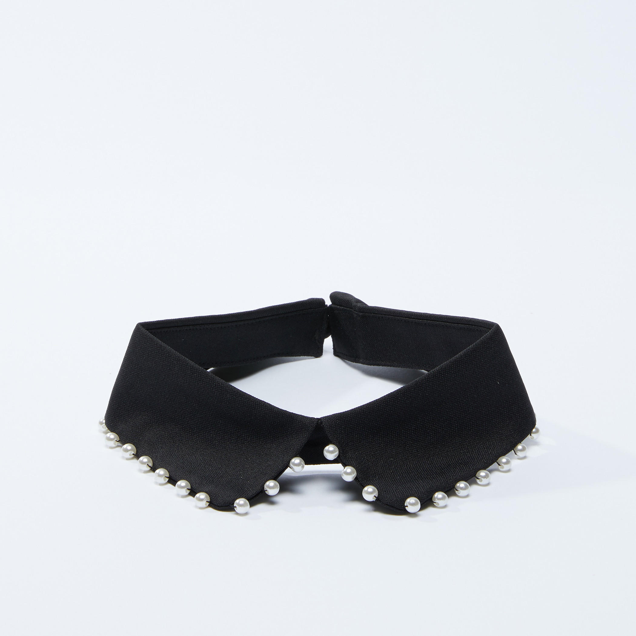 Studded Collar Necklace with Keyhole Closure-women-watchesandjewellery-jewellery-necklacesandpendants-image-1