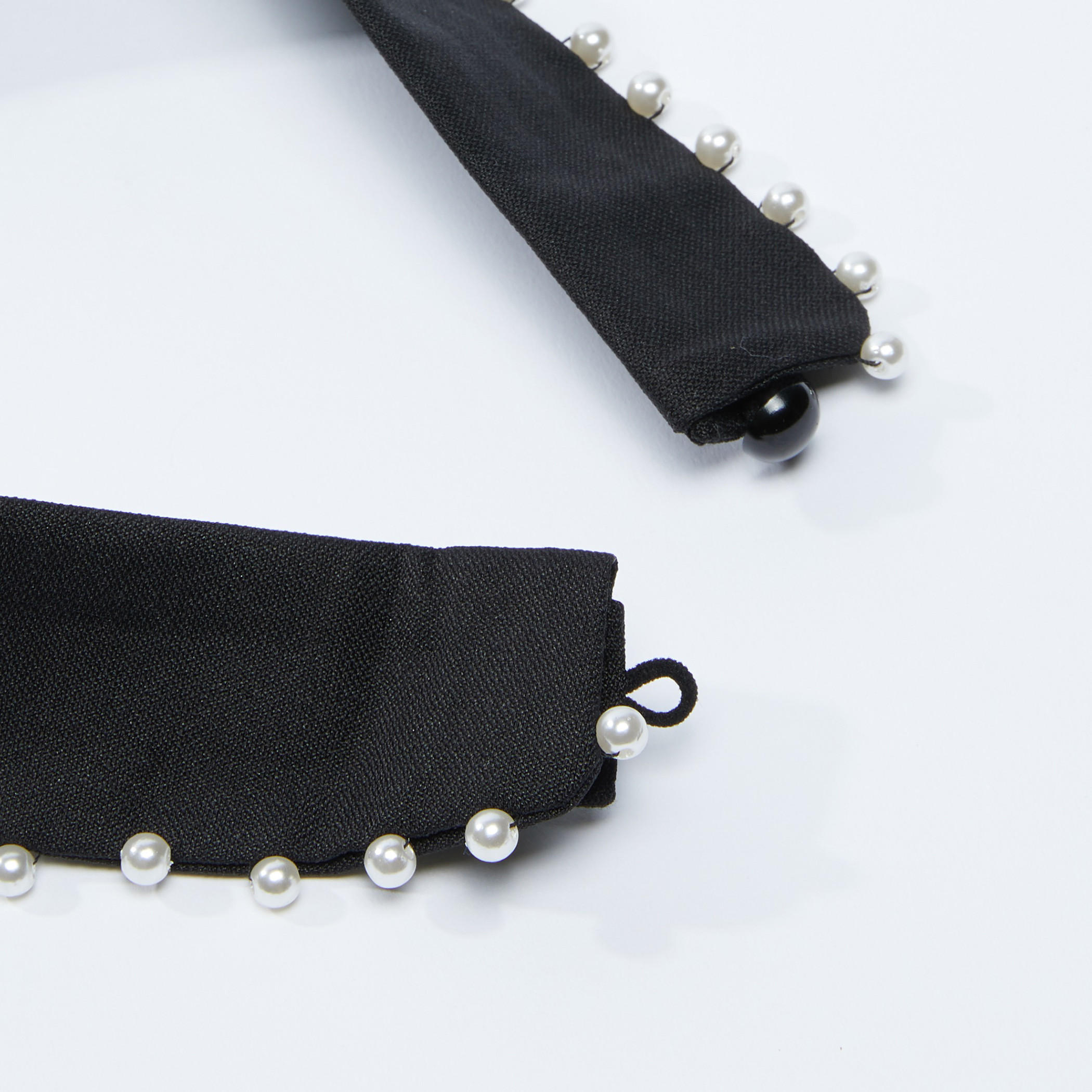 Studded Collar Necklace with Keyhole Closure-women-watchesandjewellery-jewellery-necklacesandpendants-image-3