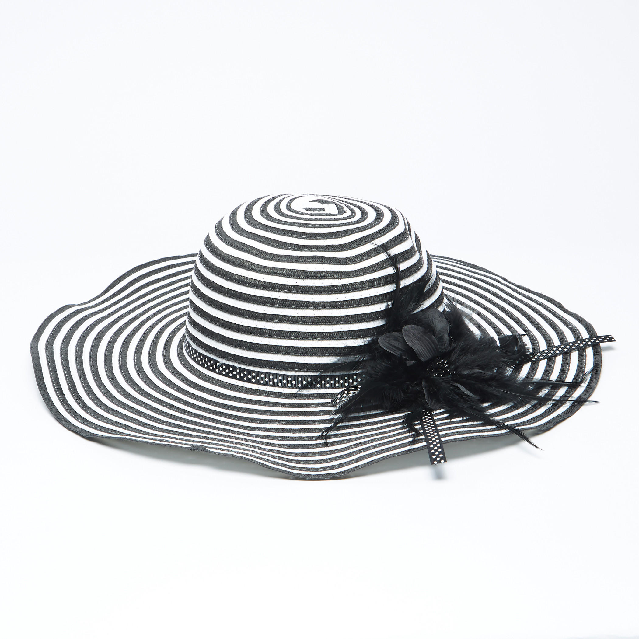 قبّعة مقلّمة مزينة بتفاصيل أزهار وريش-women-clothingaccessories-capsandhats-image-1