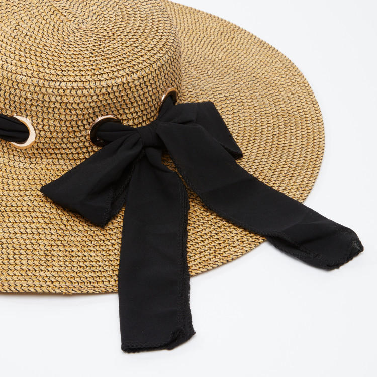 قبّعة سترو بارزة الملمس مزيّنة بفيونكة-women-clothingaccessories-capsandhats-image-1
