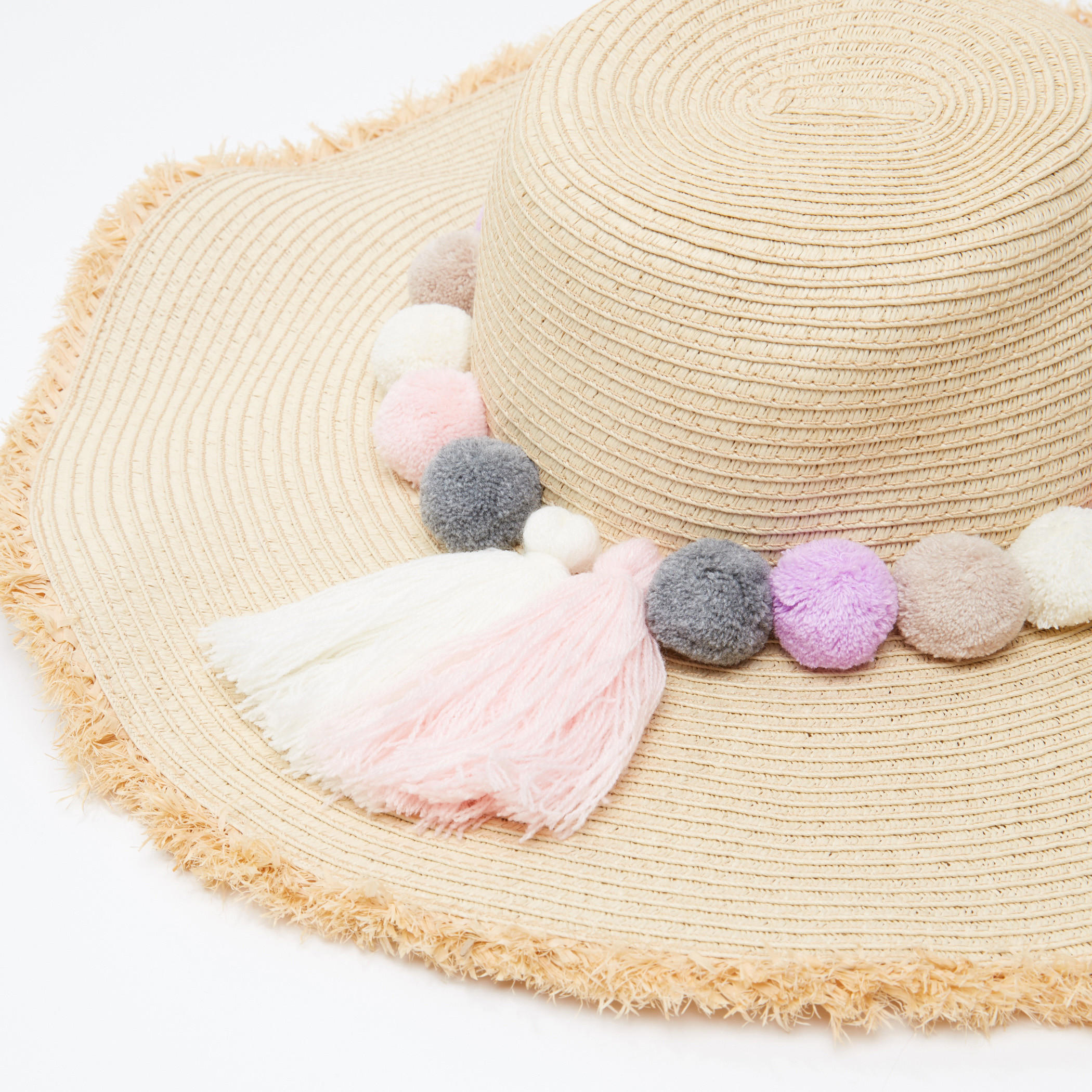 قبّعة سترو بارزة الملمس مزيّنة بكرات بوم بوم-women-clothingaccessories-capsandhats-image-4
