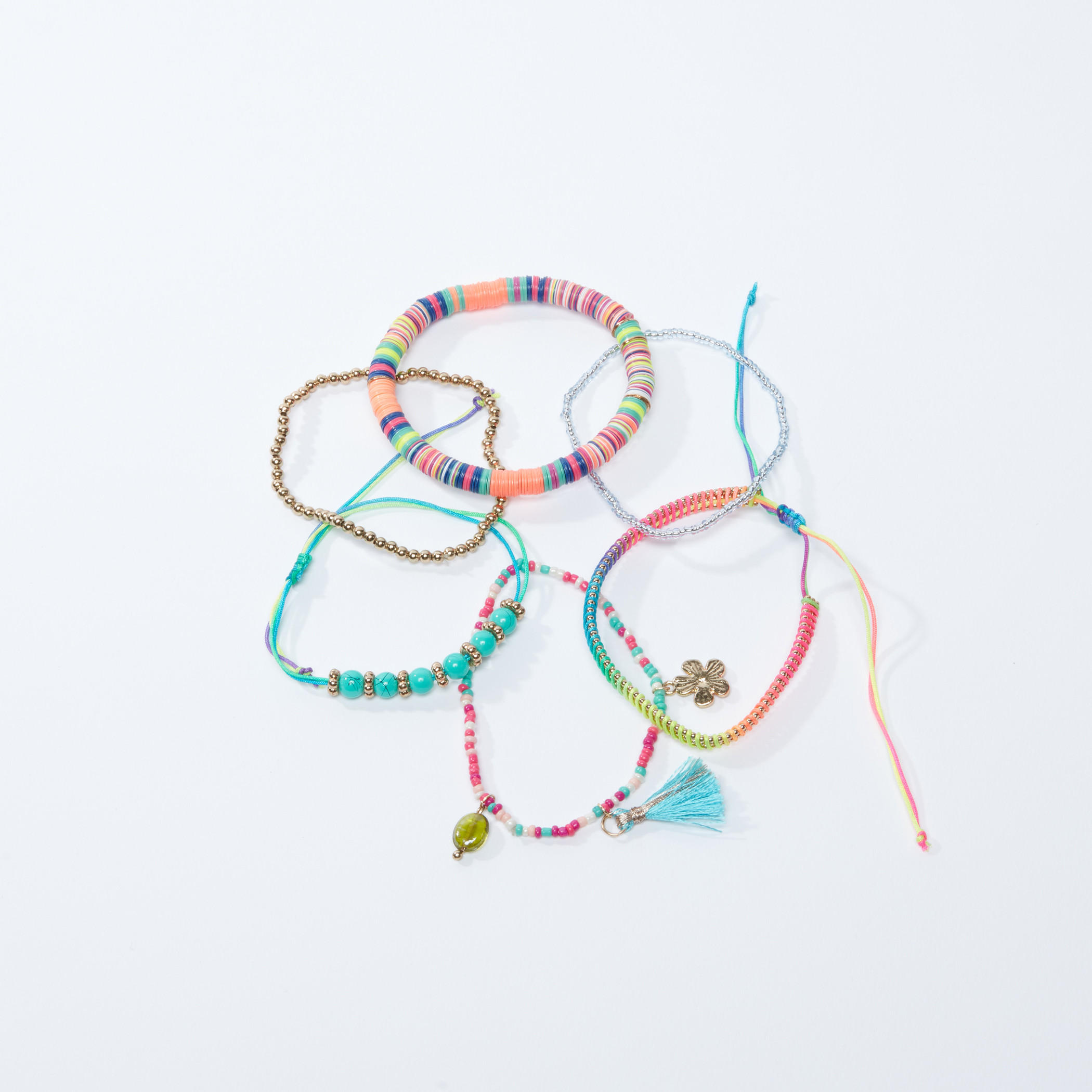 أساور مزيّنة متنوعة - طقم من 6 قطع-women-watchesandjewellery-jewellery-banglesandbracelets-image-2