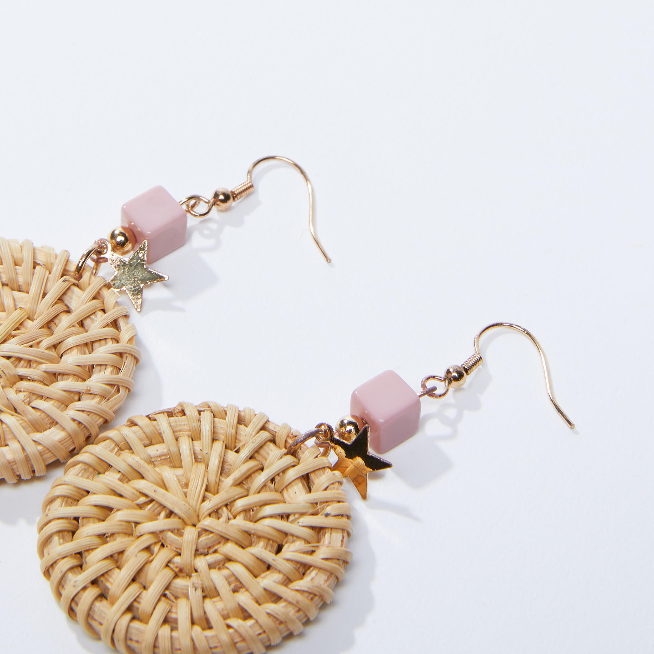 أقراط متدلية مستديرة ومنسوجة-women-watchesandjewellery-jewellery-earrings-image-2