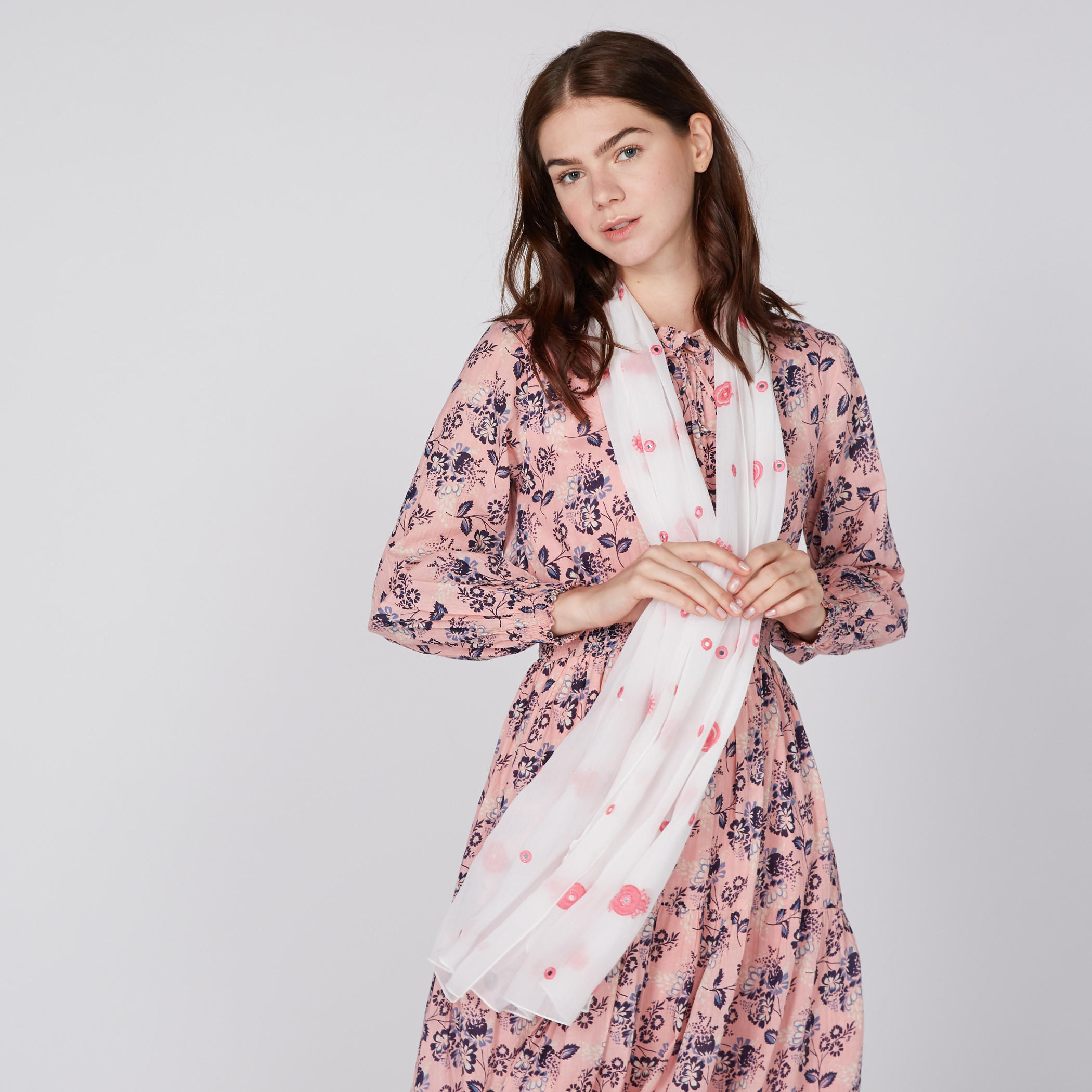 وشاح مستطيل مطرّز-women-clothingaccessories-scarves-image-2