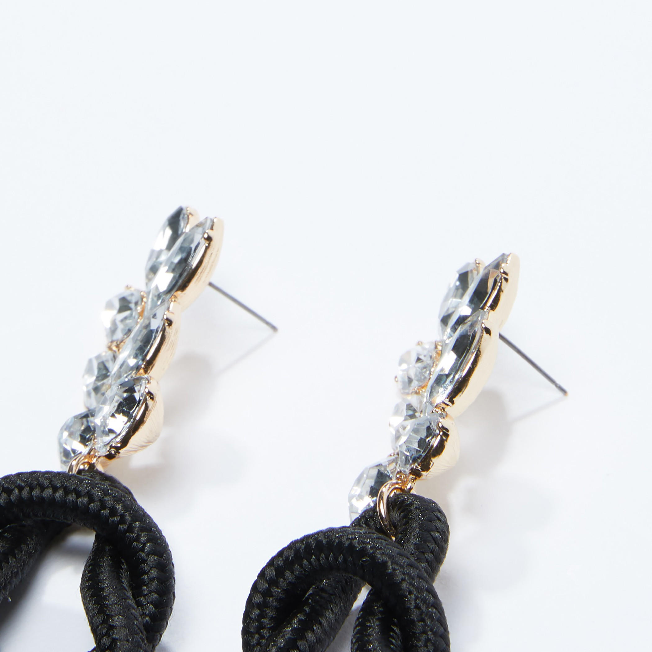 أقراط مرصعة بمكبس إغلاق-women-watchesandjewellery-jewellery-earrings-image-3