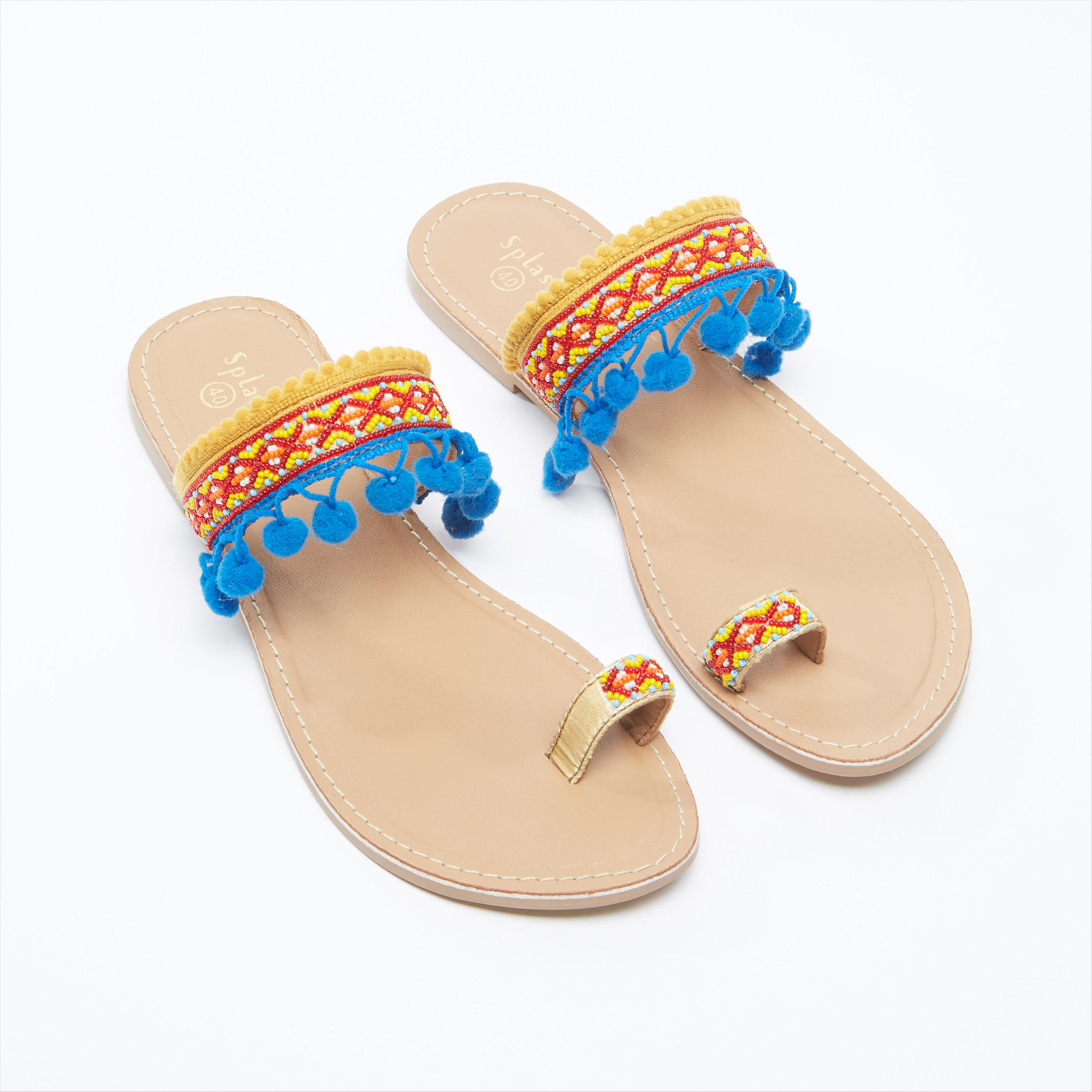 صندل سهل الارتداء مزيّن بالخرز وكرات بوم بوم-women-shoes-sandals-image-1