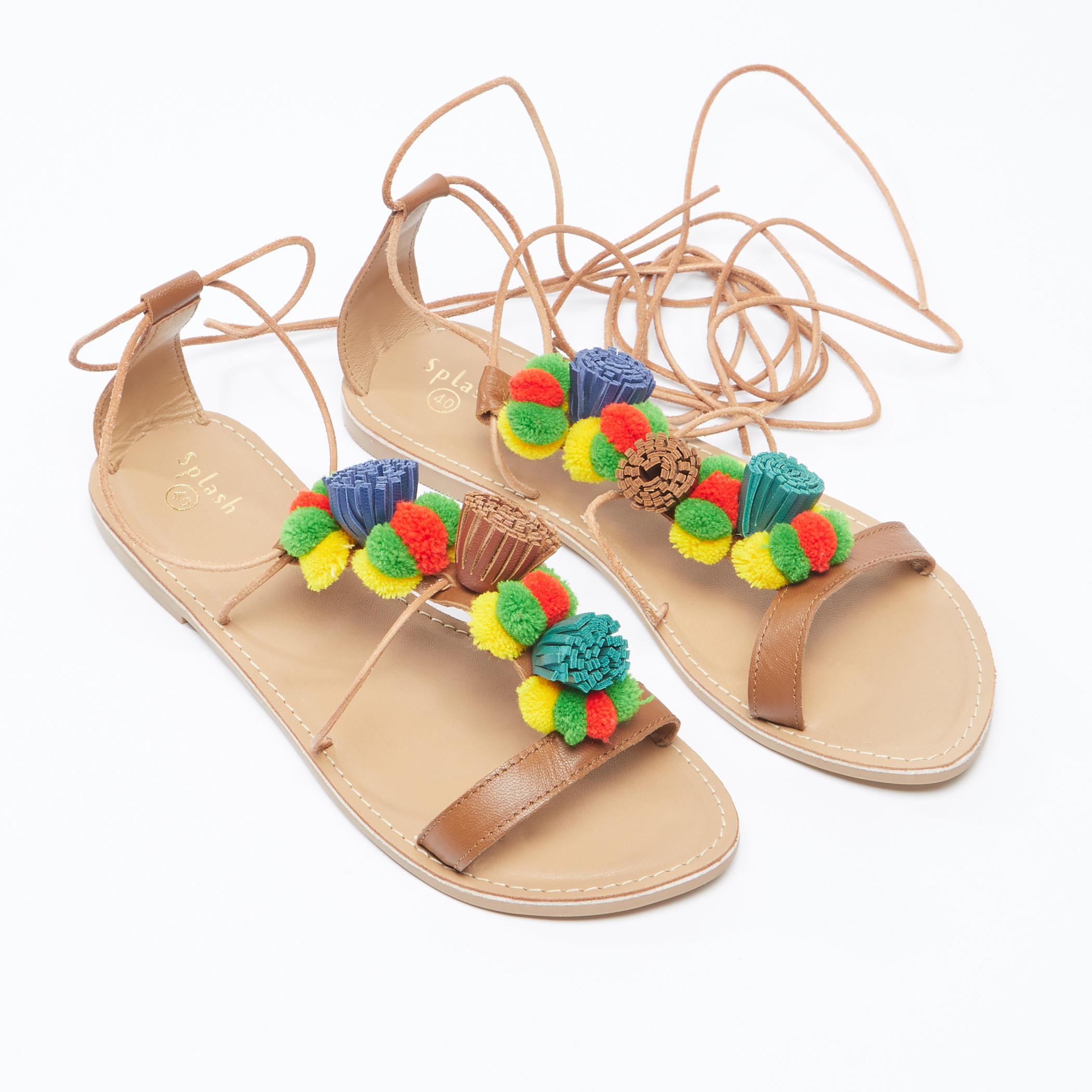 صندل برباط إغلاق مزيّن بكرات بوم بوم-women-shoes-sandals-image-1