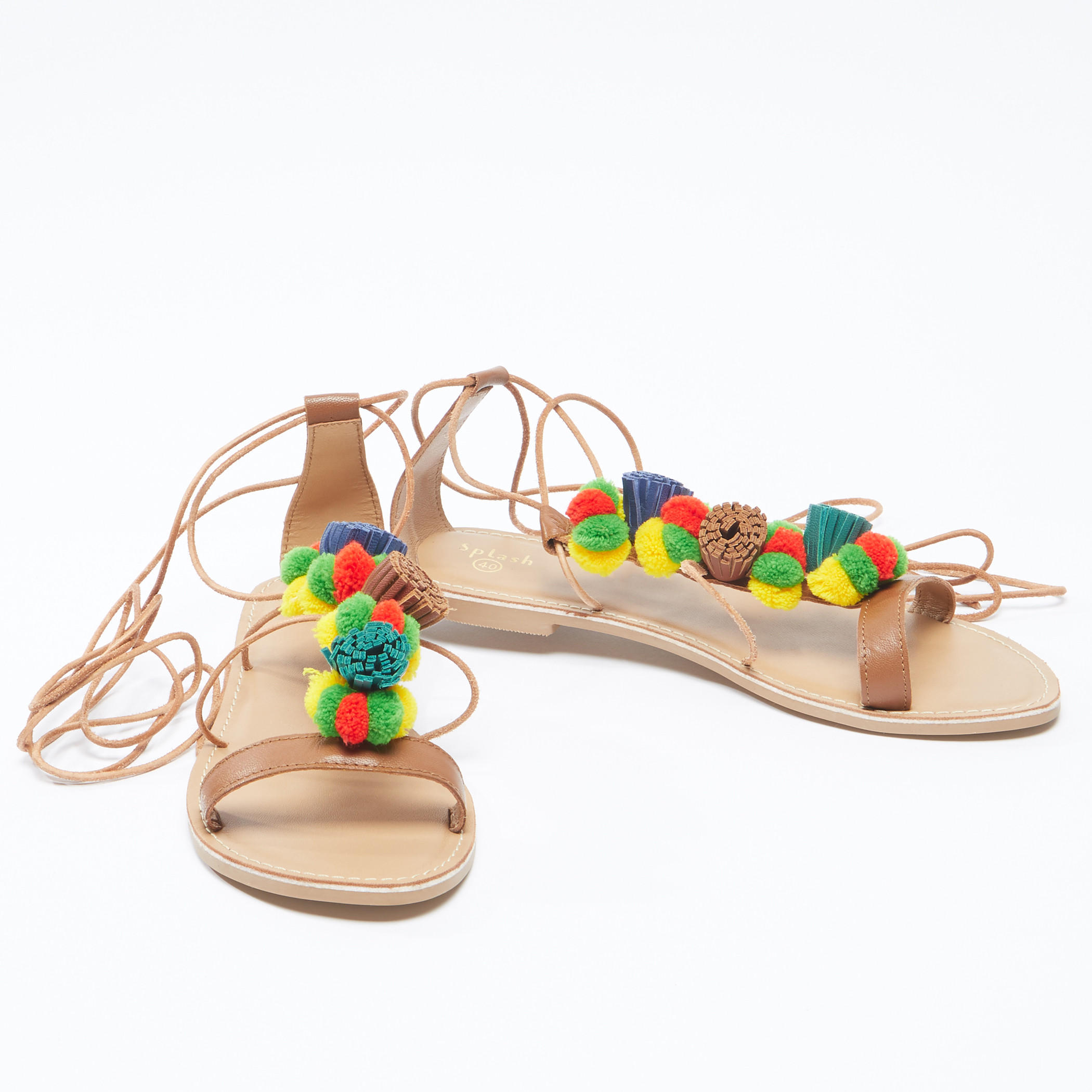 صندل برباط إغلاق مزيّن بكرات بوم بوم-women-shoes-sandals-image-3