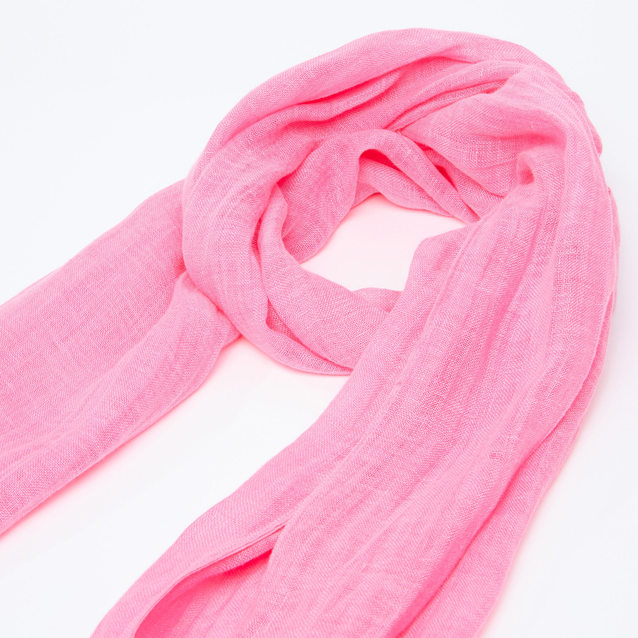 وشاح بتصميم بارز الملمس مزين بشراشيب-women-clothingaccessories-scarves-image-1