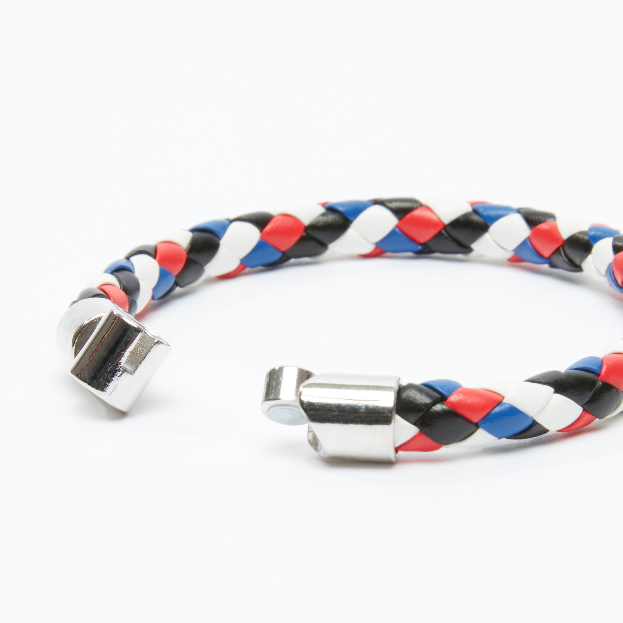 سوار معصم بارز الملمس بتفاصيل ميتاليك-men-watchesandjewellery-bracelets-image-3