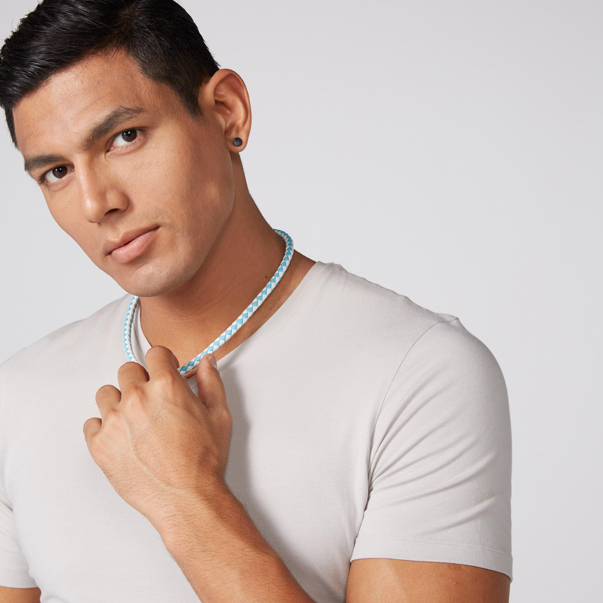 شريطة معصم بارزة الملمس بتفاصيل ميتاليك -men-watchesandjewellery-necklacesandpendants-image-1