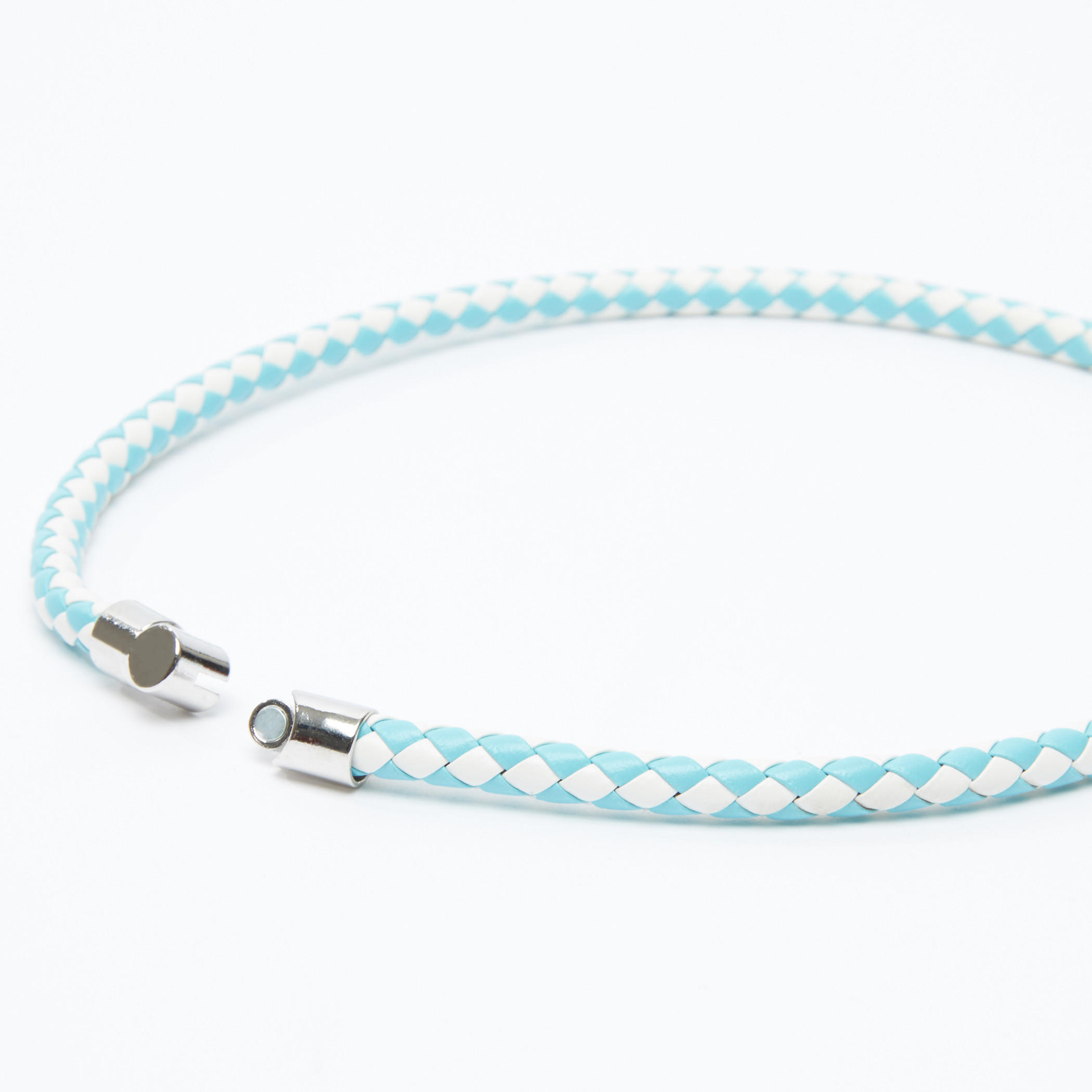شريطة معصم بارزة الملمس بتفاصيل ميتاليك -men-watchesandjewellery-necklacesandpendants-image-3