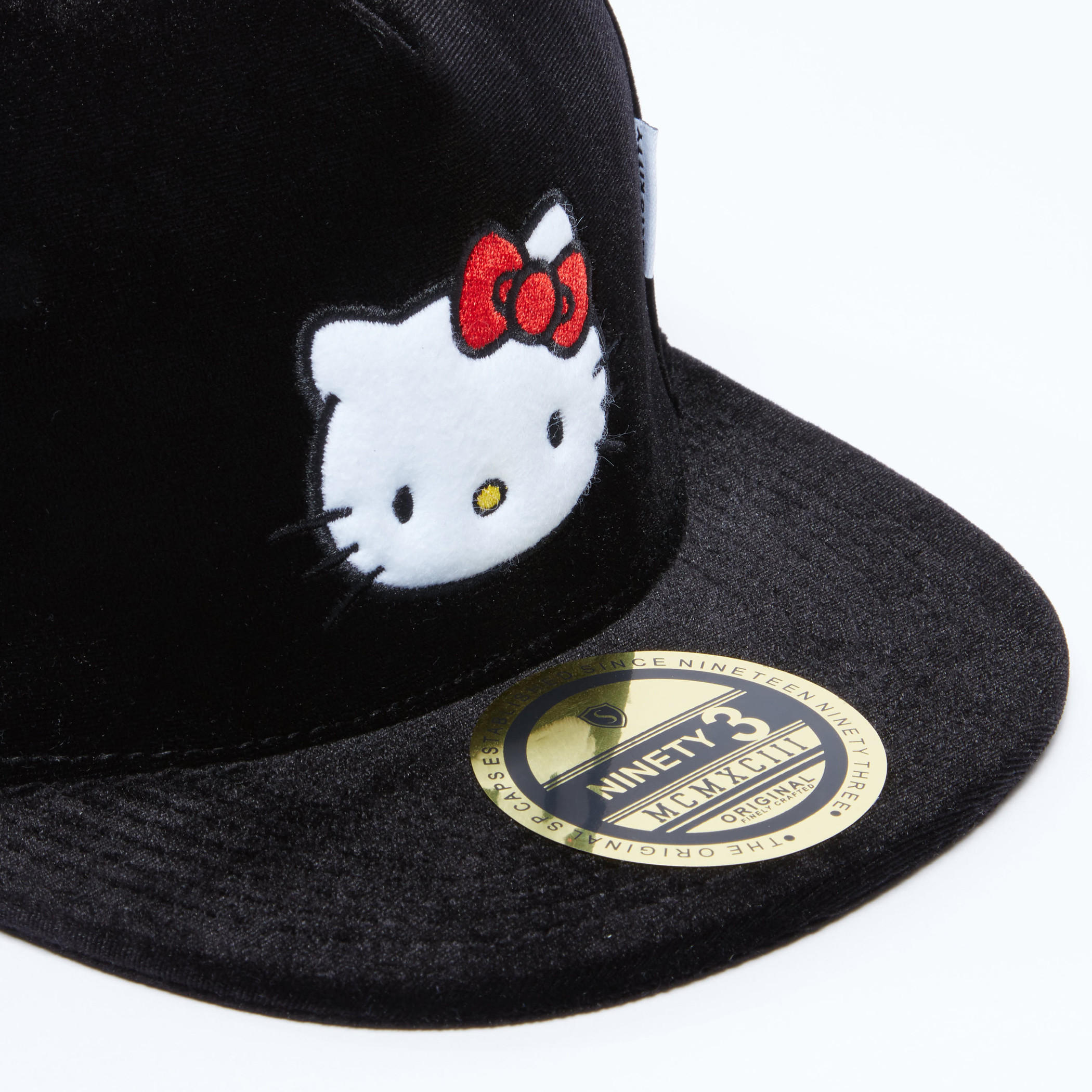 كاب بتطريز هاللو كيتي-women-clothingaccessories-capsandhats-image-4