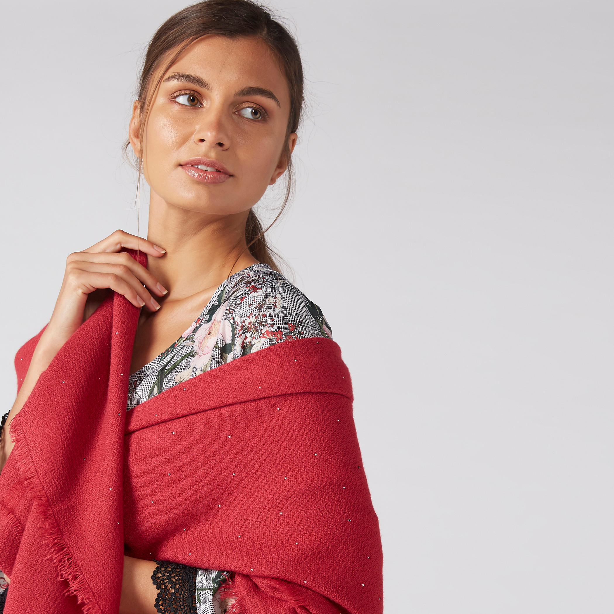 وشاح مزين بشراشيب-women-clothingaccessories-scarves-image-2