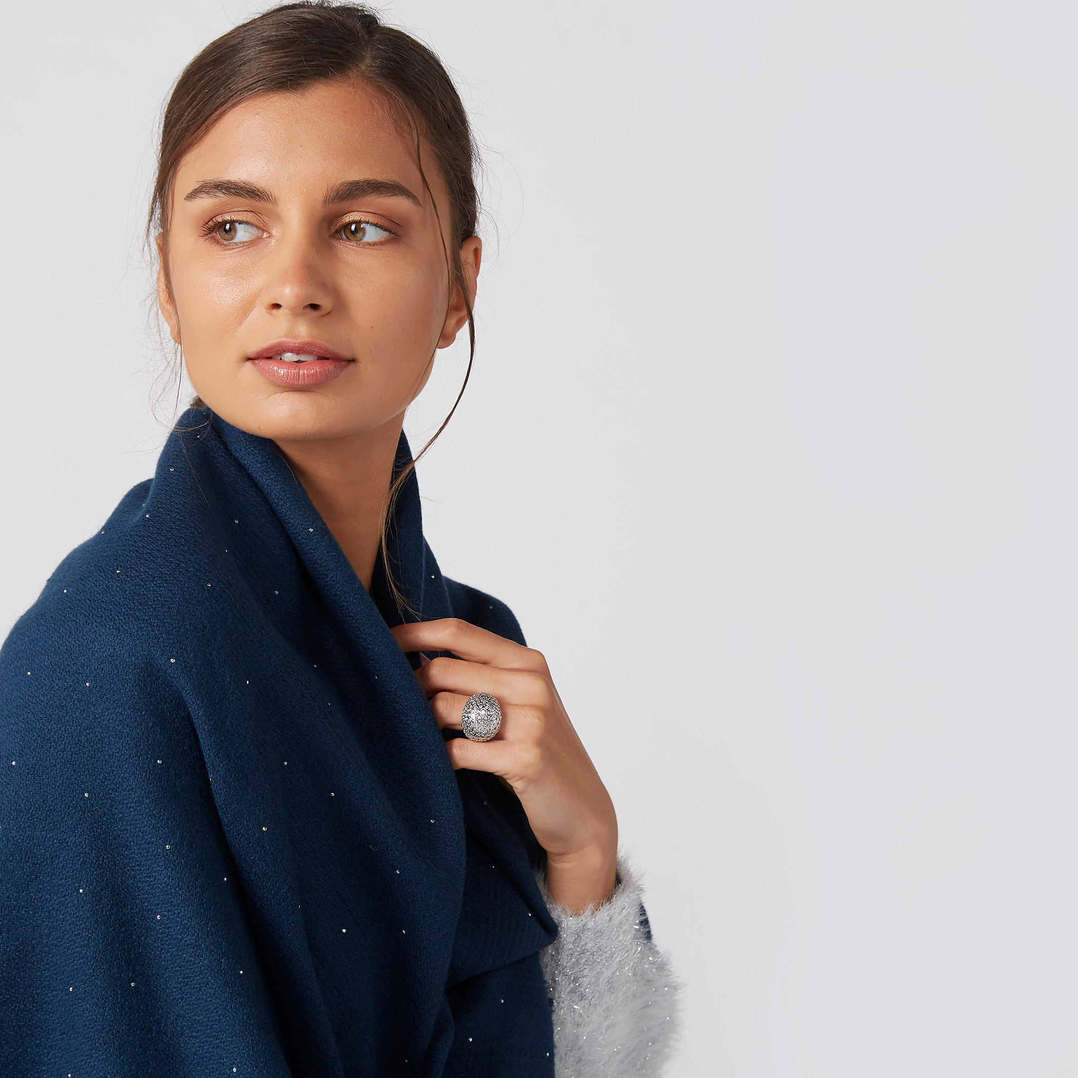 وشاح مزين بشراشيب-women-clothingaccessories-scarves-image-2