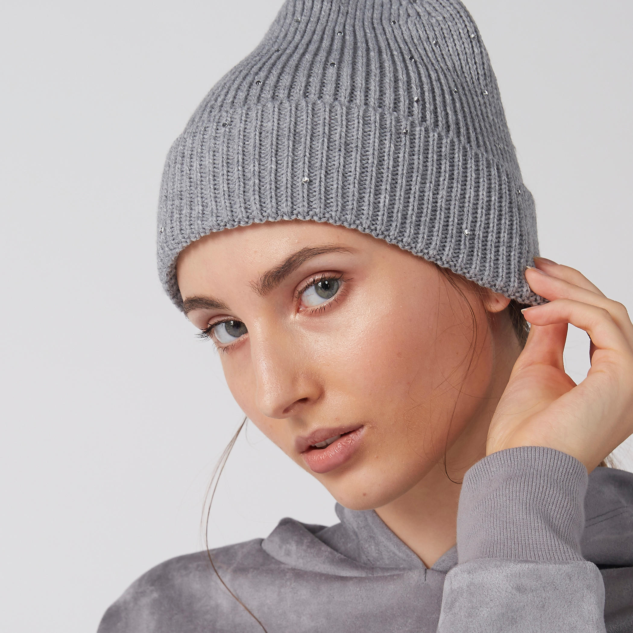 قبعة بيني مزيّنة-women-clothingaccessories-capsandhats-image-2