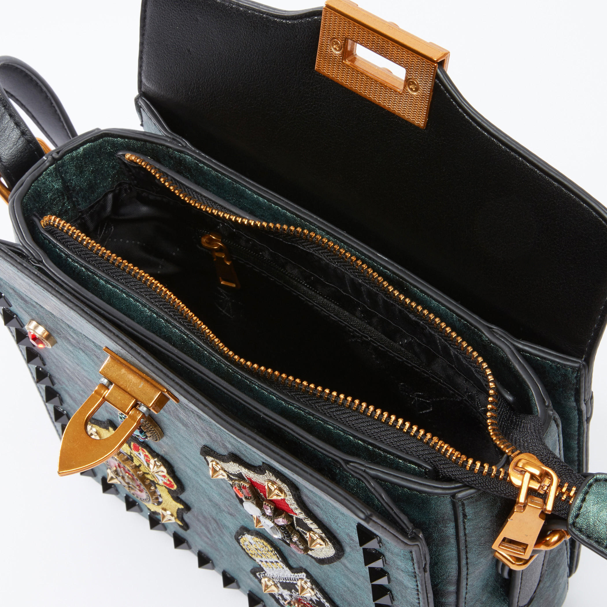 حقيبة كروس بودي مزيّنة بطيّة ورقعة-women-bagsandwallets-handbags-image-4