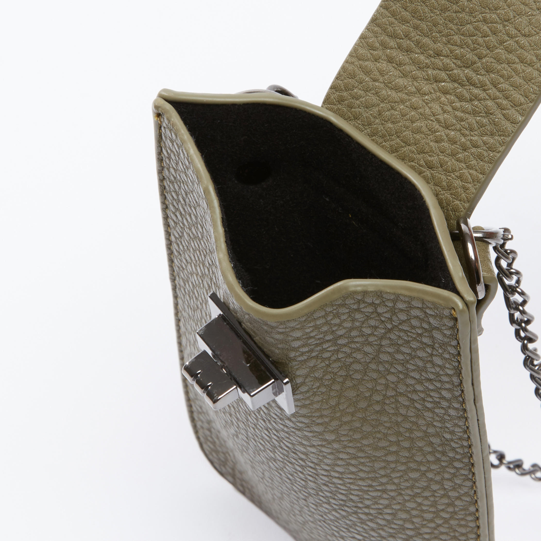 حقيبة ساتشيل بارزة الملمس بقفل إغلاق دوّار وسلسلة ميتاليك-women-bagsandwallets-handbags-image-4
