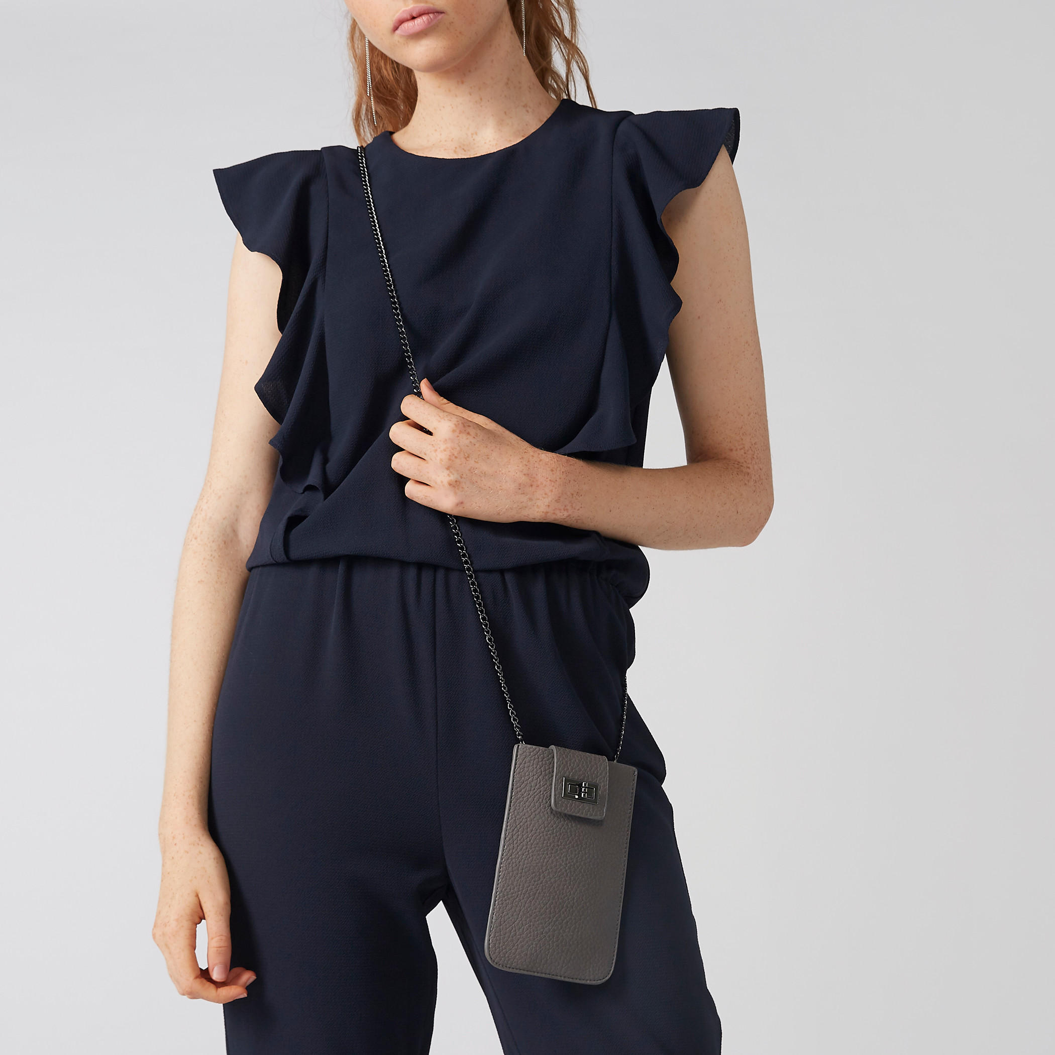 حقيبة ساتشيل بارزة الملمس بقفل إغلاق دوّار وسلسلة ميتاليك-women-bagsandwallets-handbags-image-2