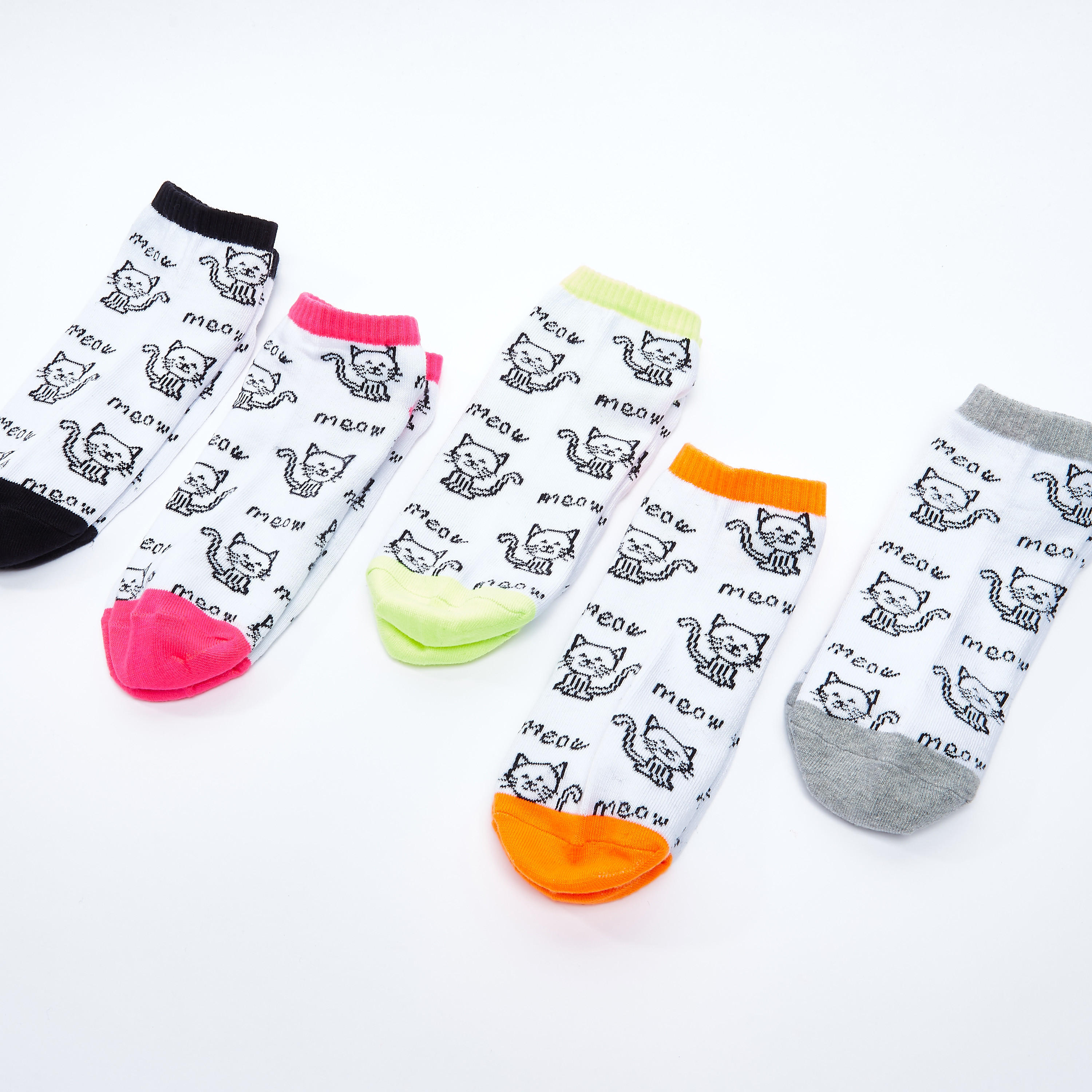 جوارب بطول الكاحل بطبعات قطة - طقم 5 أزواج-women-socksandstockings-image-1