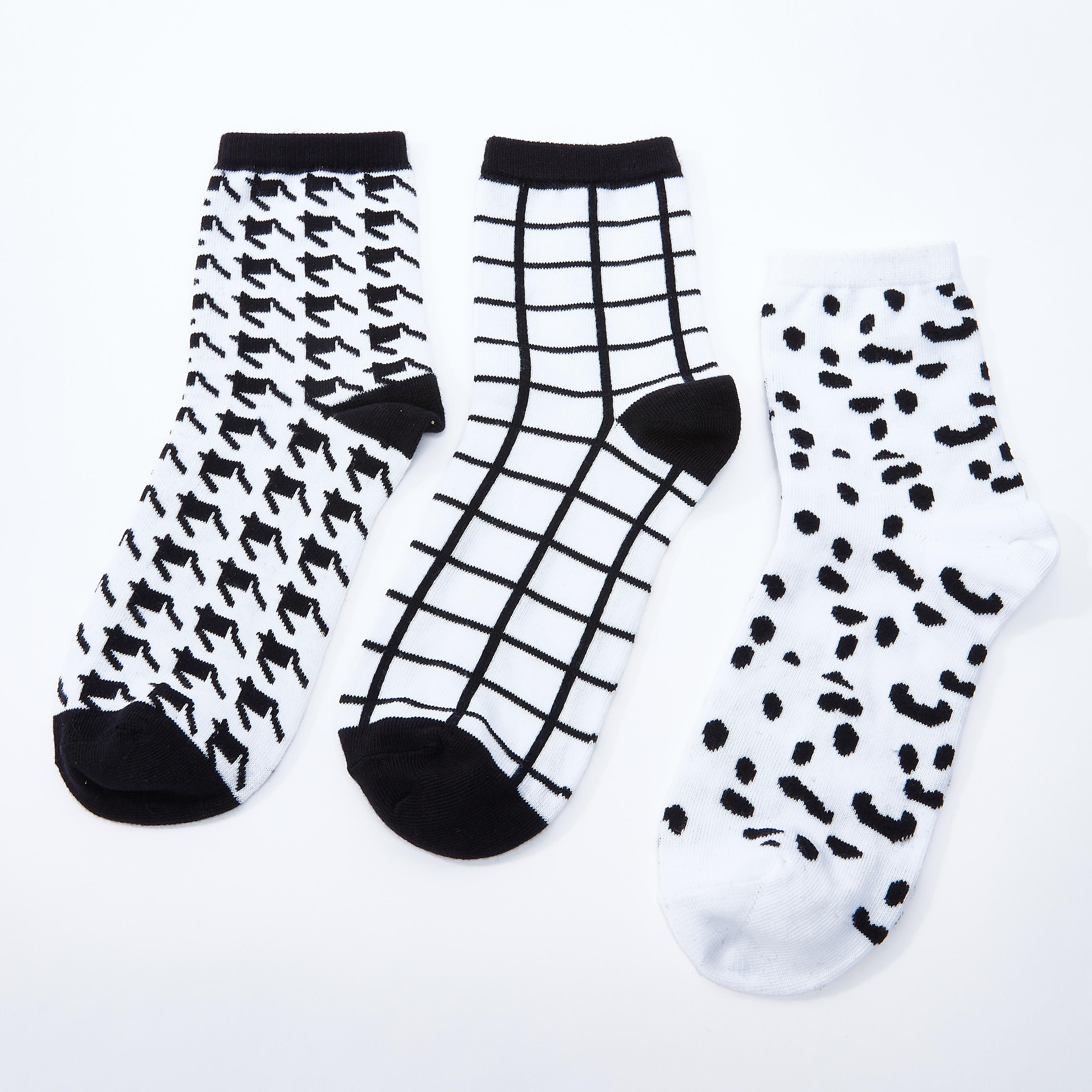 جوارب بطول الكاحل بطبعات - طقم من 3 أزواج-women-socksandstockings-image-3