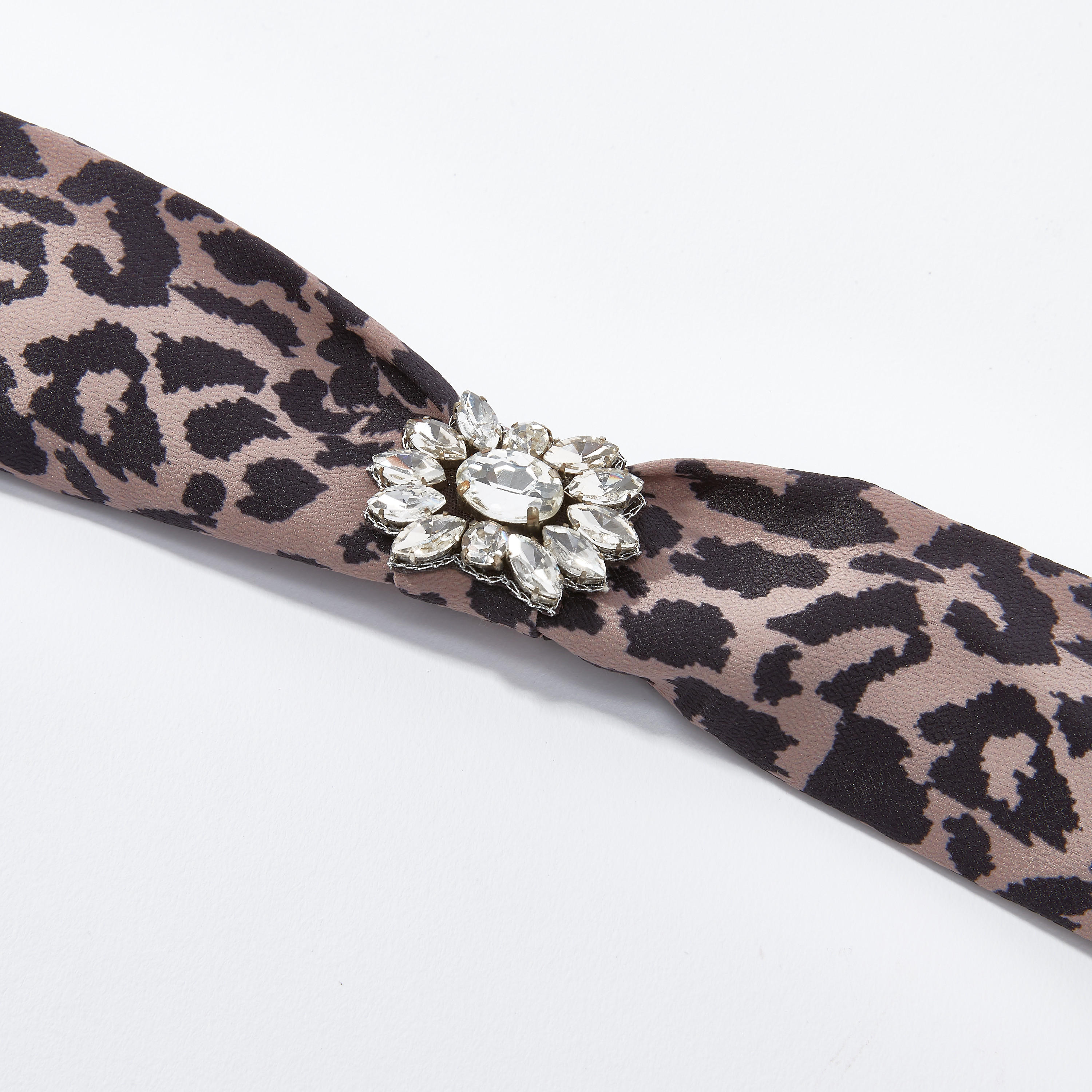 شريطة رأس بتفاصيل مرصّعة وطبعات-women-hairaccessories-image-3