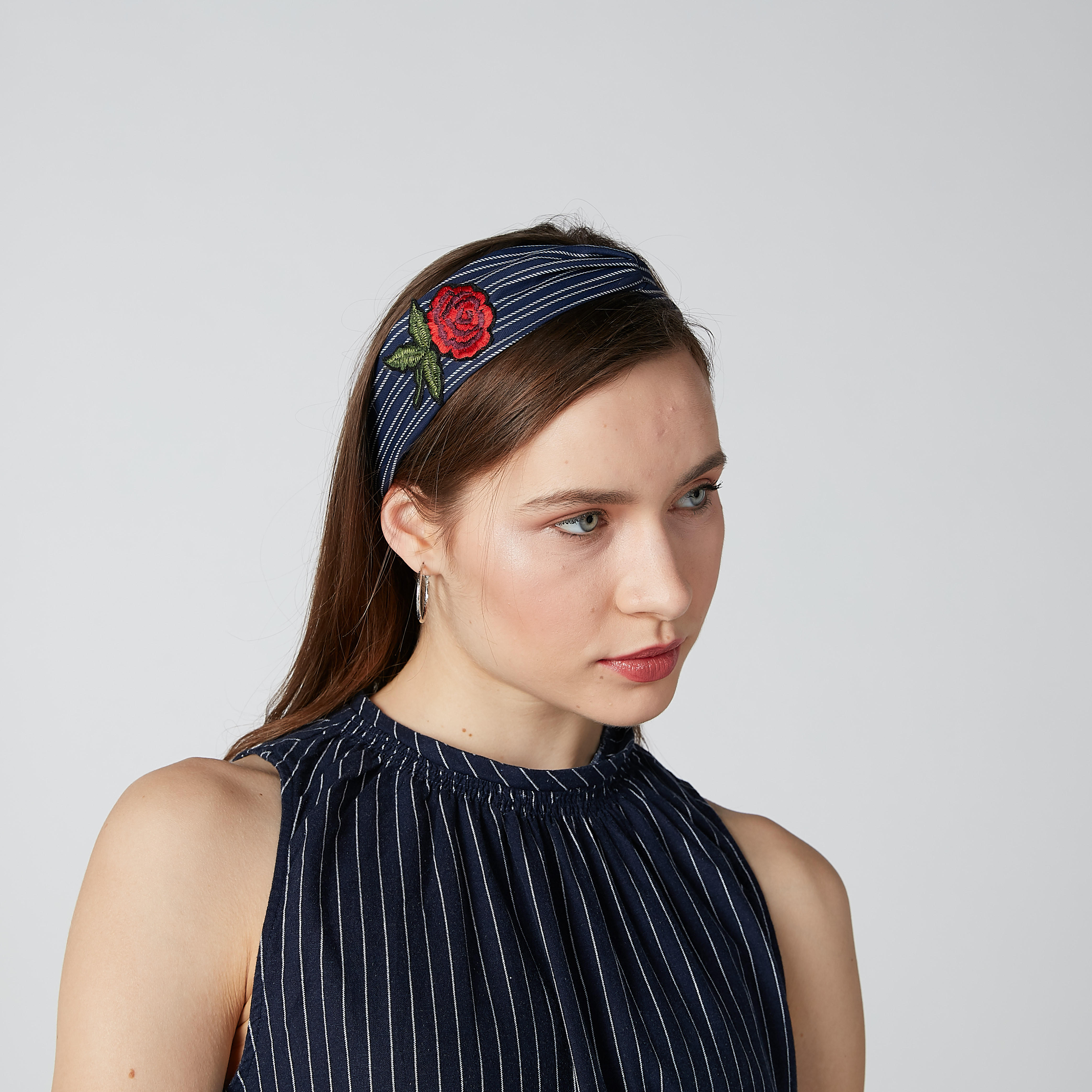 شريطة رأس مقلّمة بتزيينات زهرية-women-hairaccessories-image-2