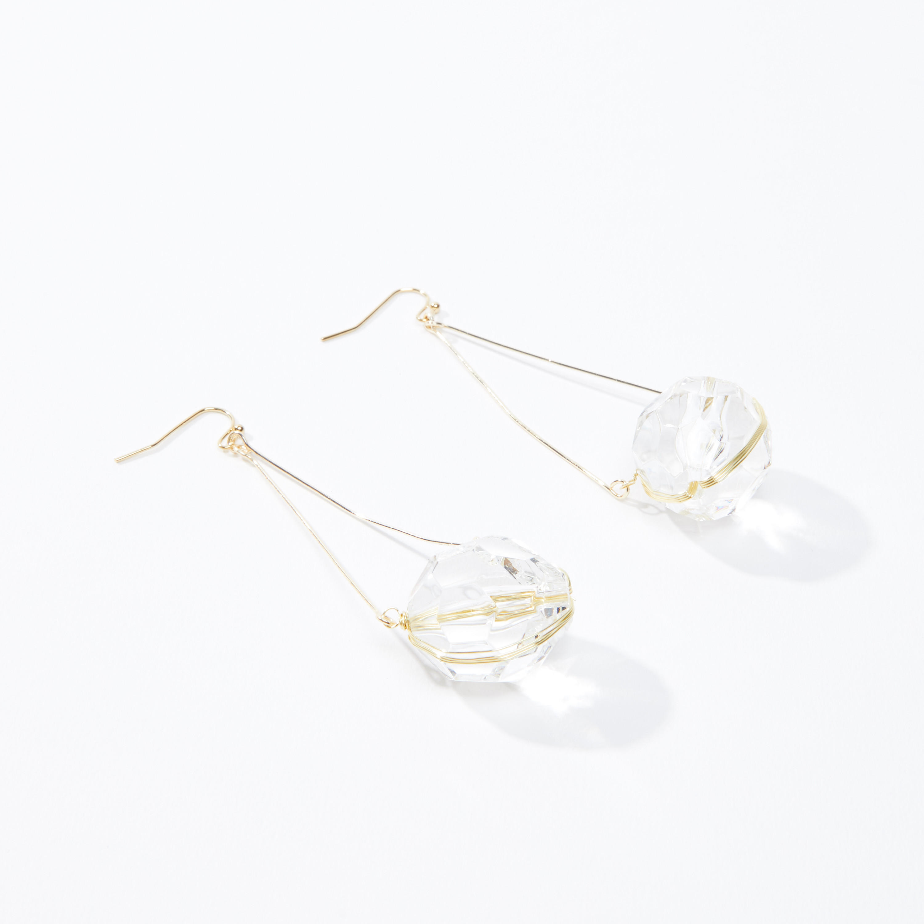 أقراط مرصّعة بدلايّات بقفل خطّاف-women-watchesandjewellery-jewellery-earrings-image-3