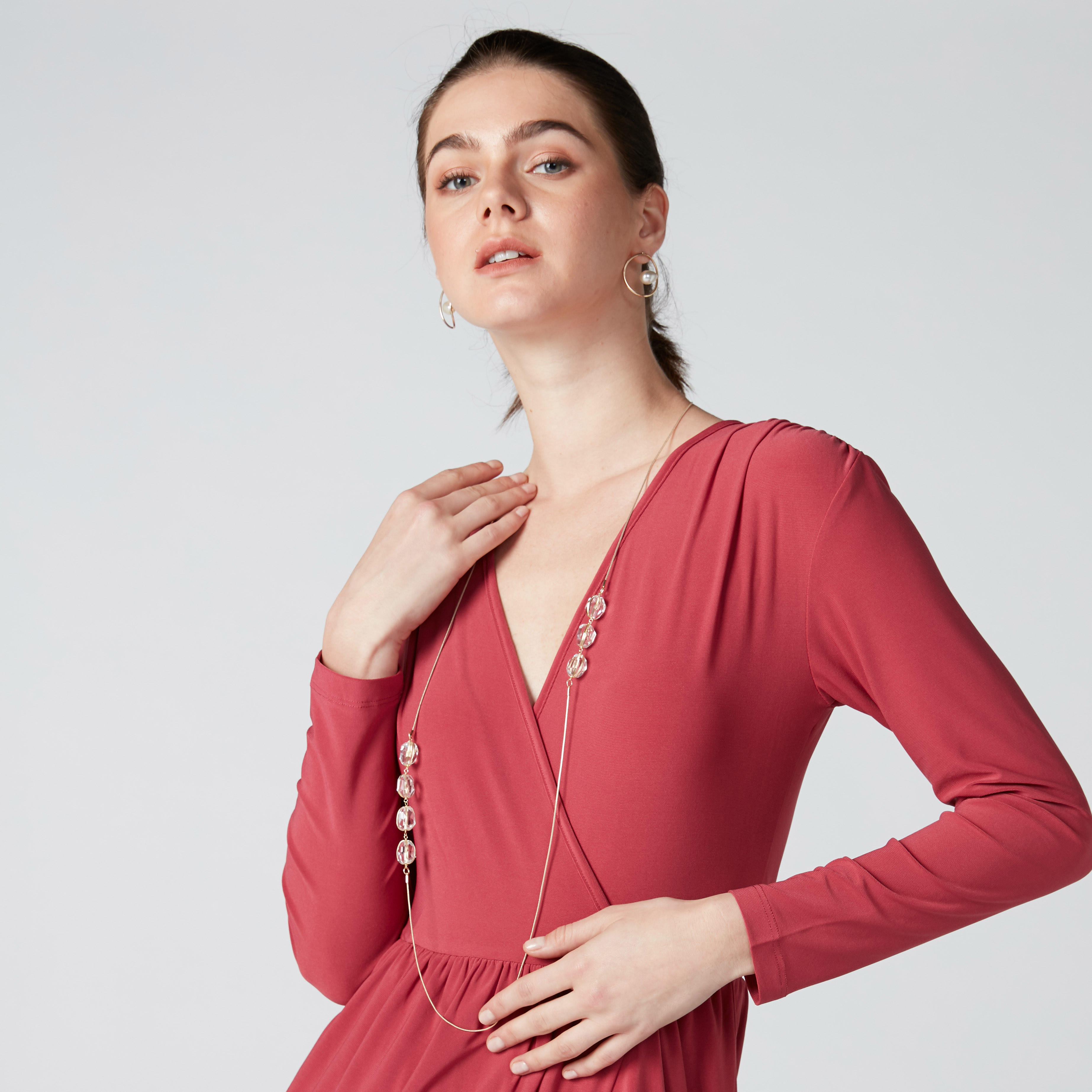 Embellished Metallic Long Necklace-women-watchesandjewellery-jewellery-necklacesandpendants-image-2