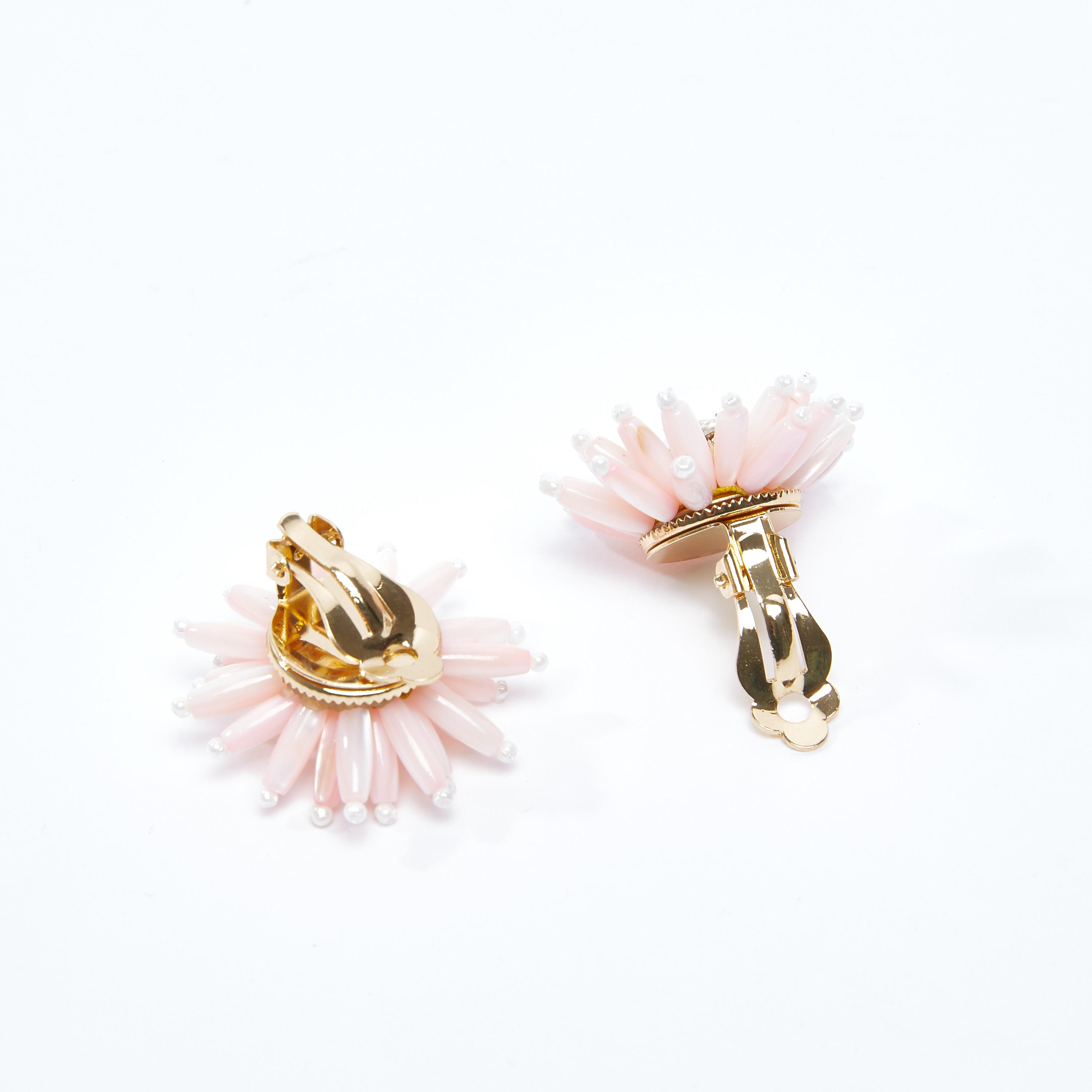 أقراط قفل بتفاصيل مرصّع ولؤلؤ-women-watchesandjewellery-jewellery-necklacesandpendants-image-3