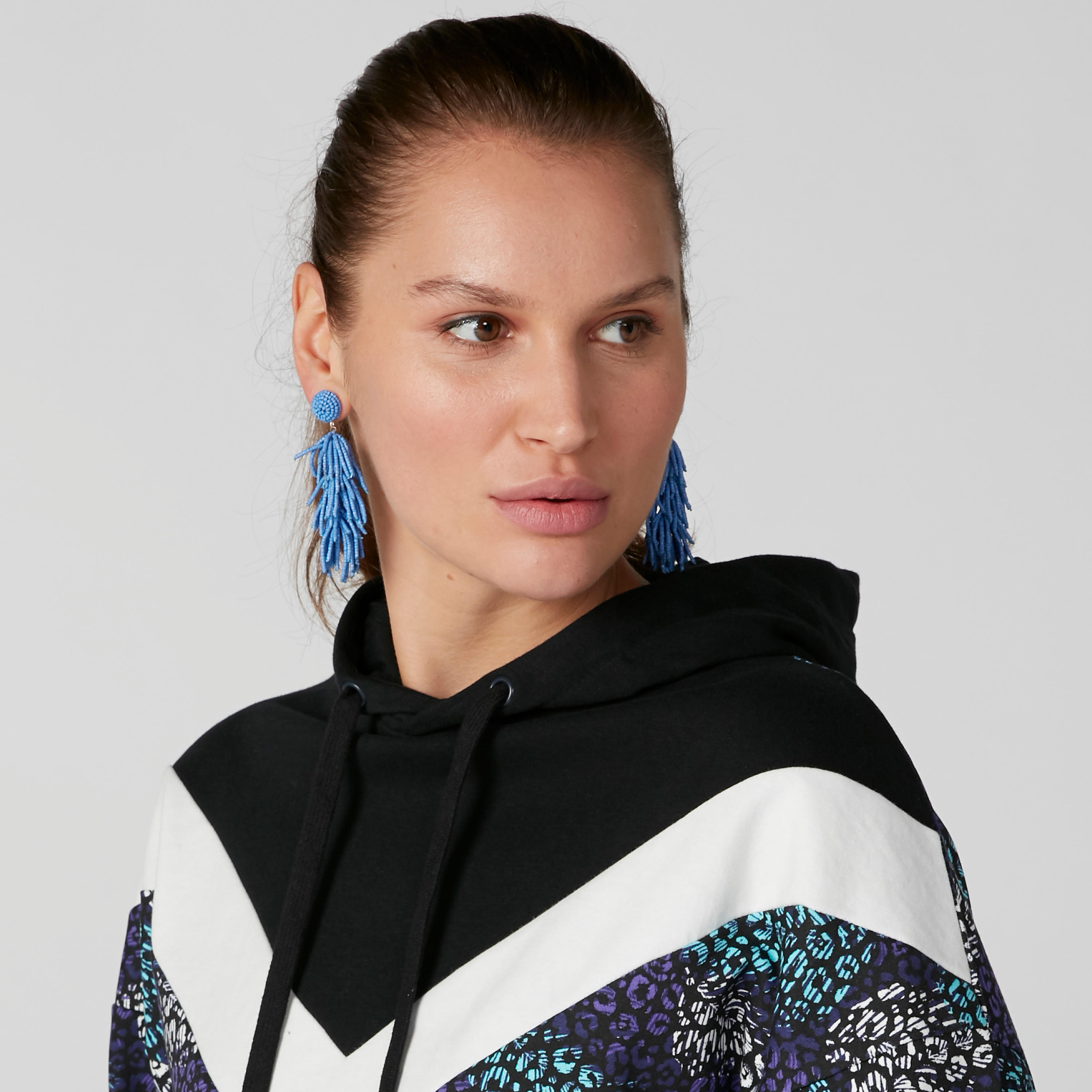 Beaded Dangling Earrings with Pushback Closure-women-watchesandjewellery-jewellery-earrings-image-2