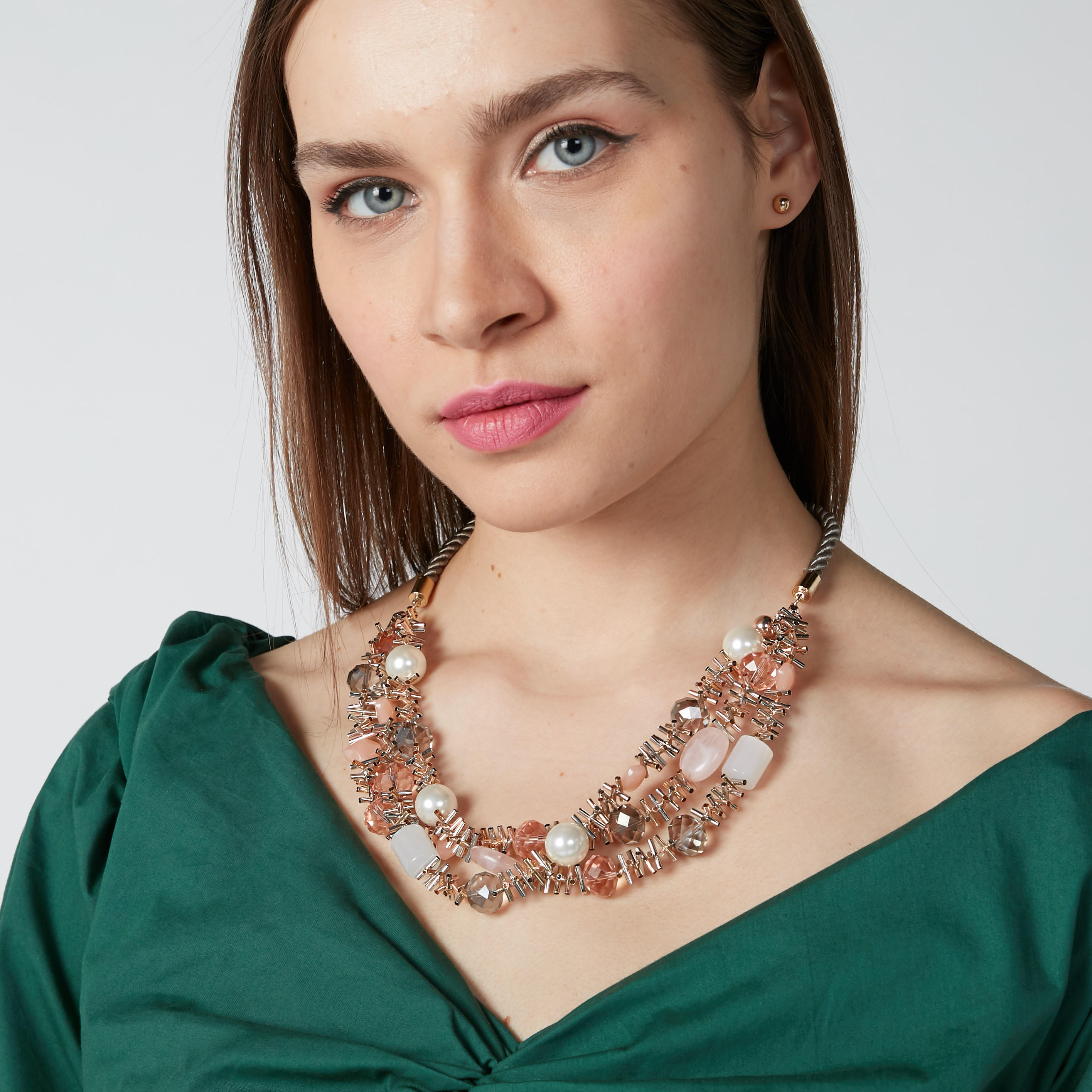 قلادة مزيّنة بمشبك إغلاق-women-watchesandjewellery-jewellery-necklacesandpendants-image-2