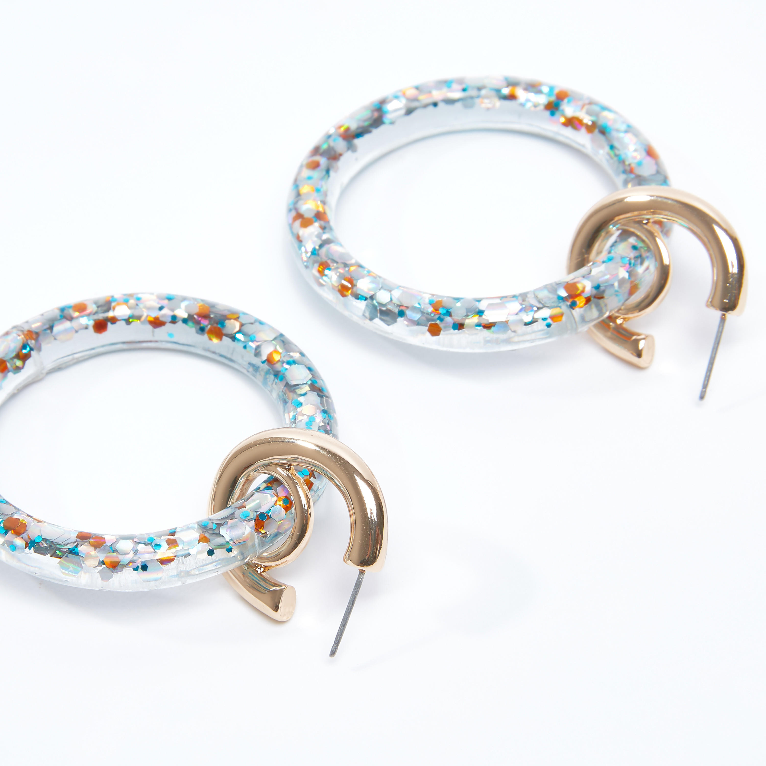 أقراط بمكبس إغلاق وتفاصيل ميتاليك-women-watchesandjewellery-jewellery-earrings-image-4