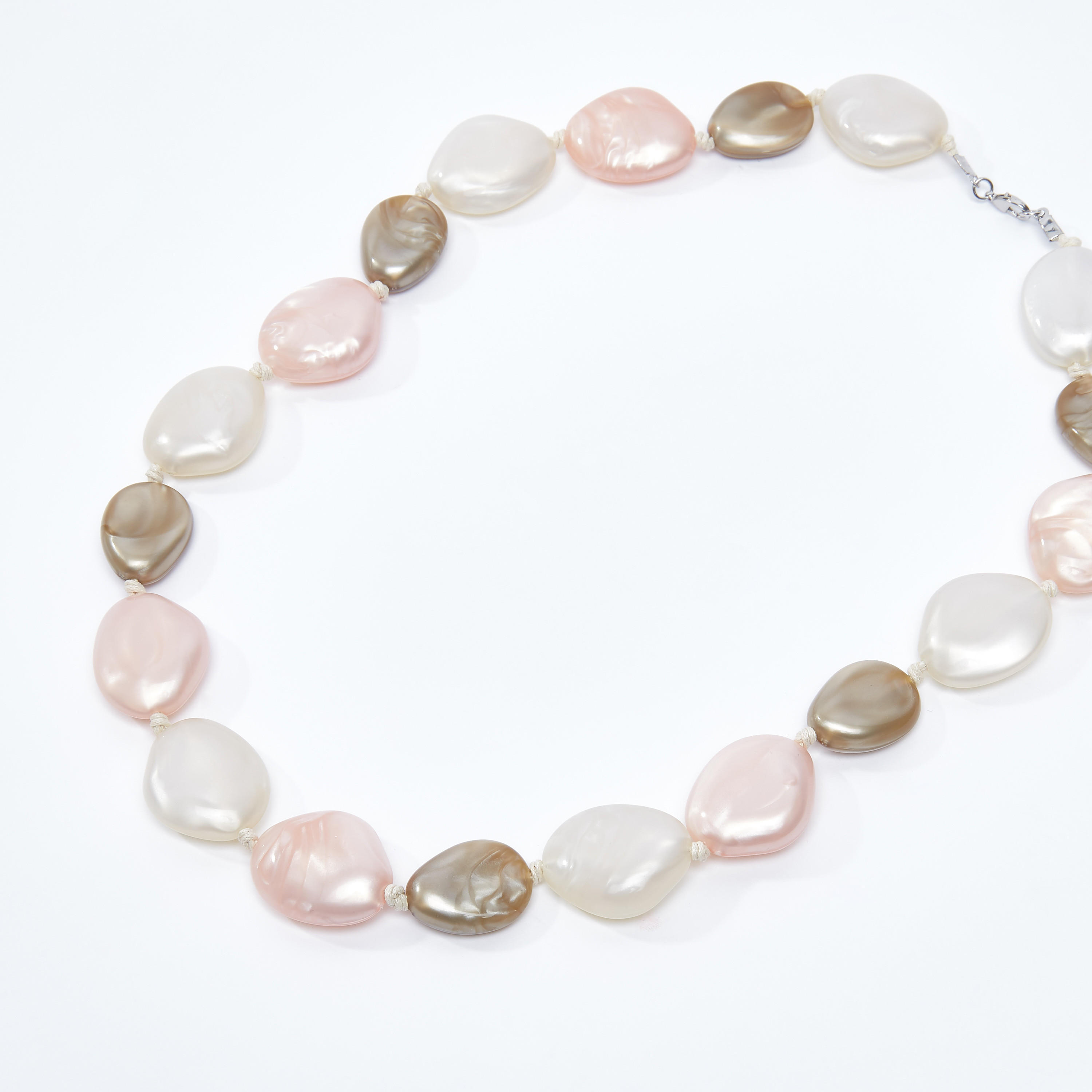 قلادة مزينة بالخرز بمشبك إغلاق-women-watchesandjewellery-jewellery-necklacesandpendants-image-1