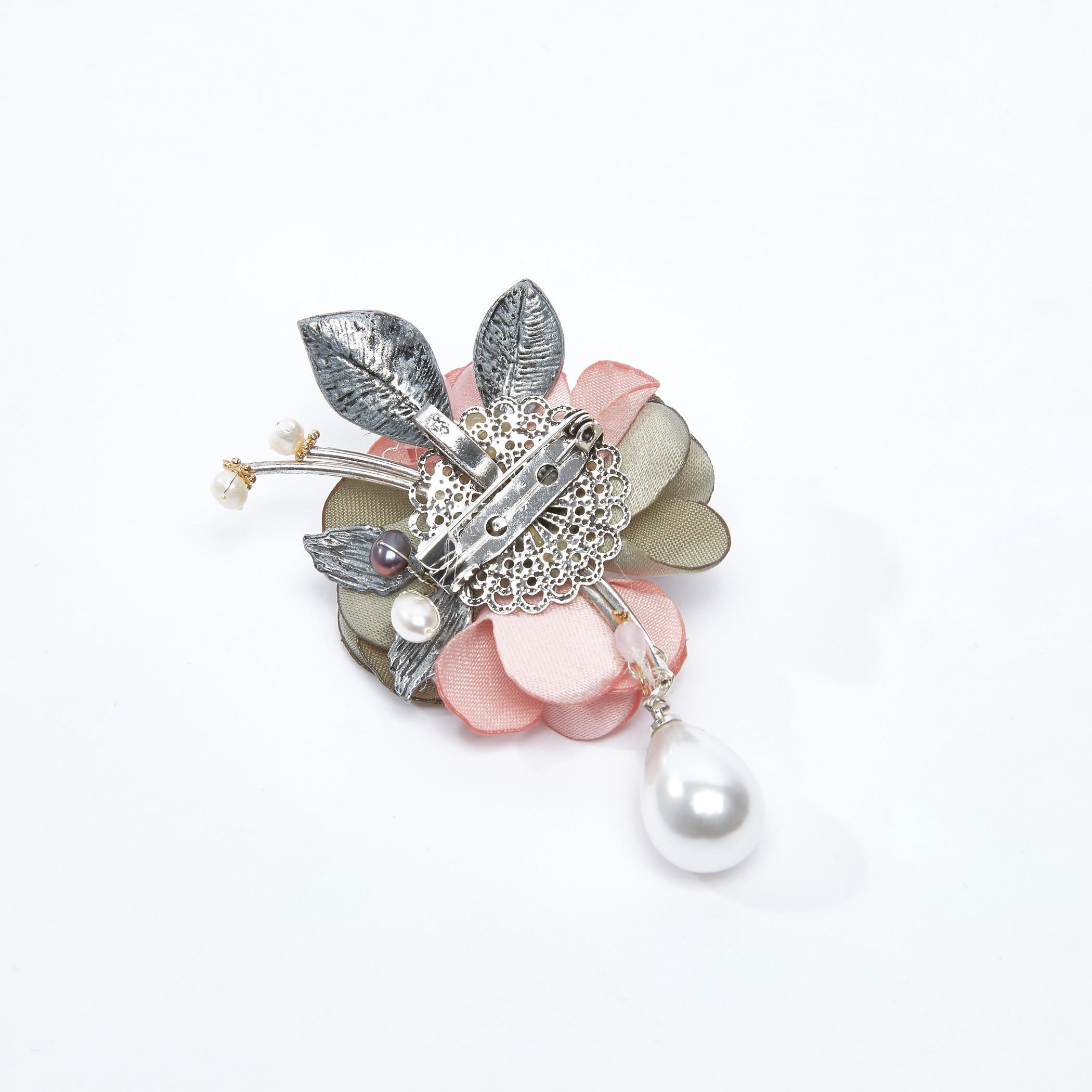 بروش زهري بتفاصيل لؤلؤ-women-watchesandjewellery-jewellery-brooches-image-3