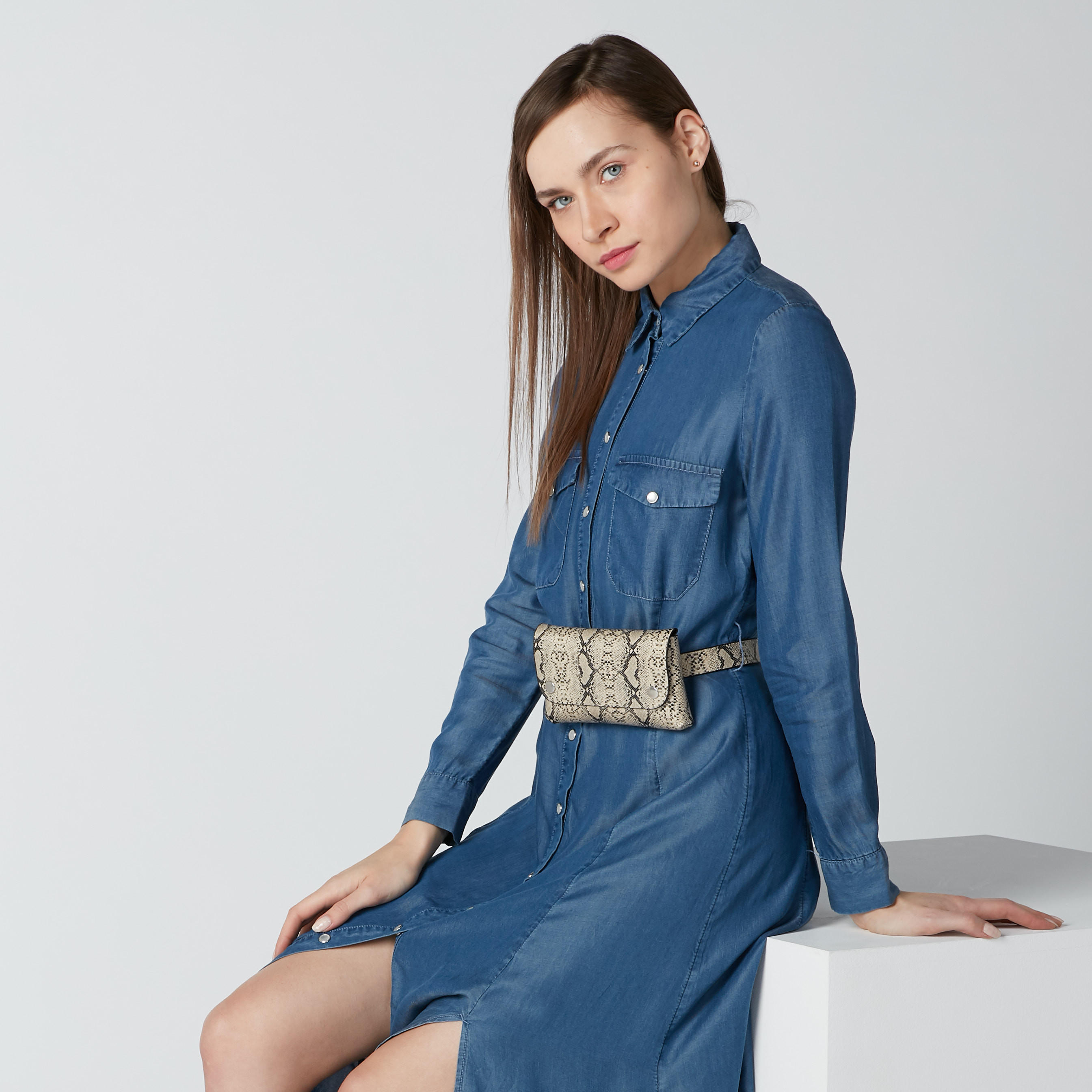 محفظة بطيّة وحزام بإبزيم بدبوس قابل للتعديل وطبعات-women-clothingaccessories-belts-image-3