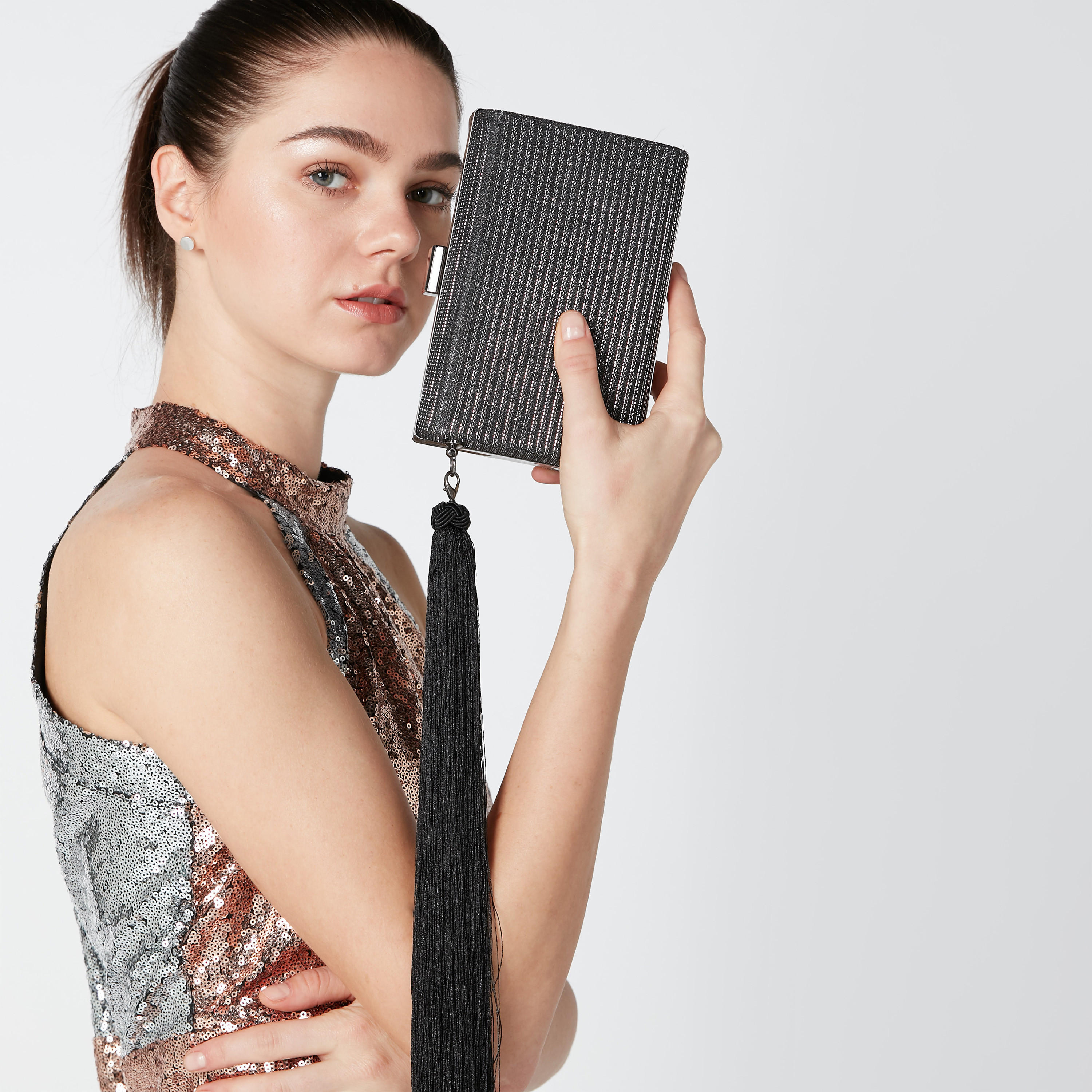 حقيبة كلاتش بشرّابات-women-bagsandwallets-handbags-image-3