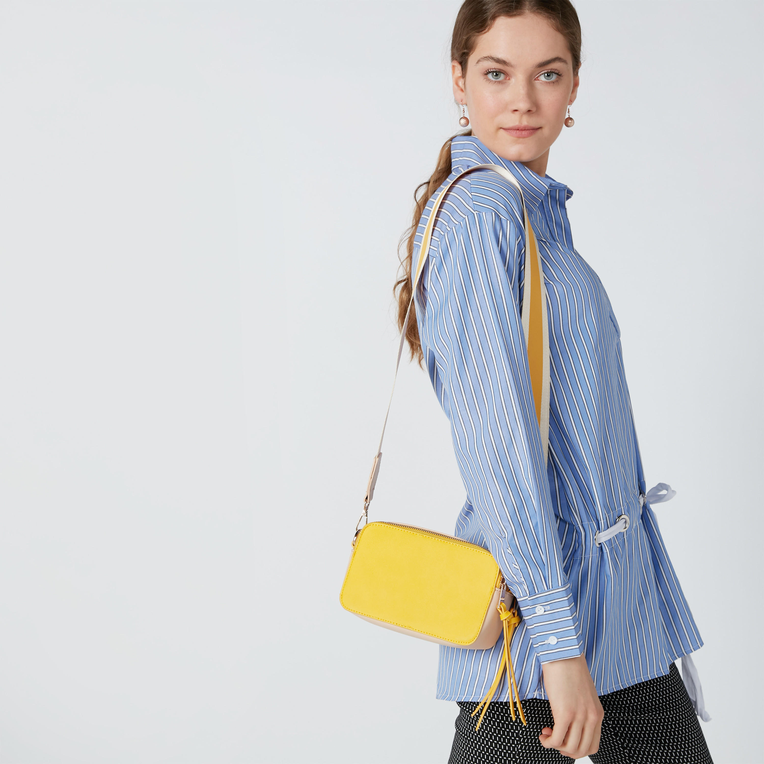 حقيبة كروس بودي بسحّاب إغلاق وحمّالة كتف-women-bagsandwallets-handbags-image-2