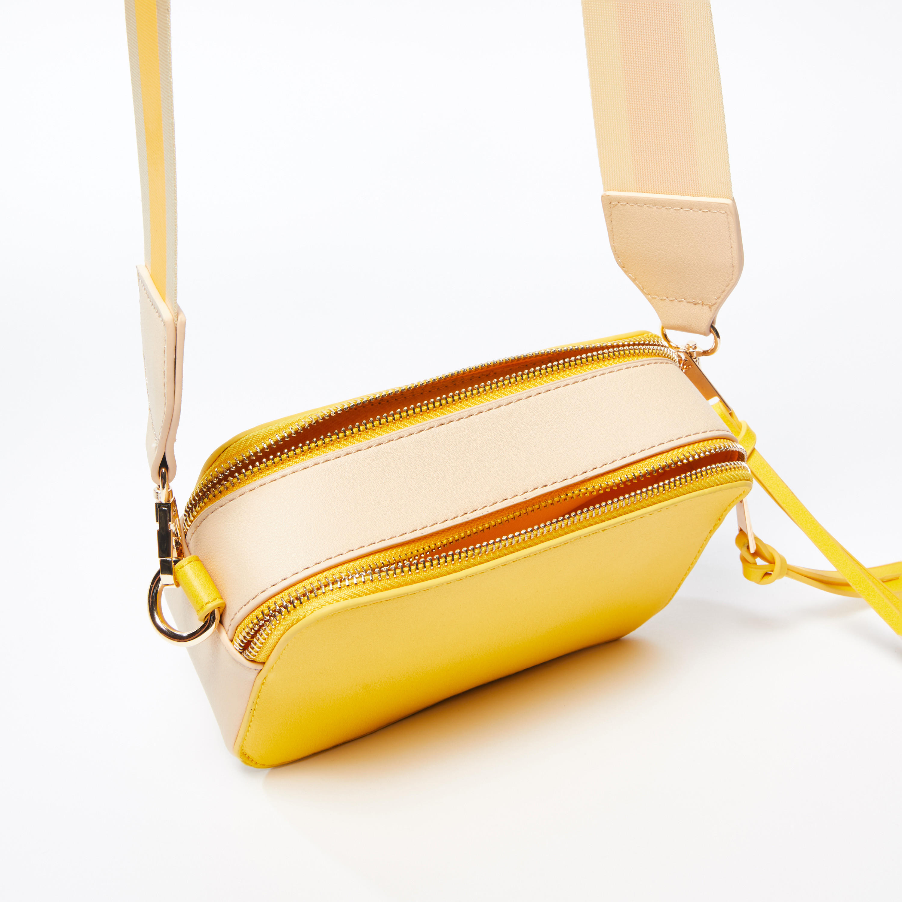 حقيبة كروس بودي بسحّاب إغلاق وحمّالة كتف-women-bagsandwallets-handbags-image-4