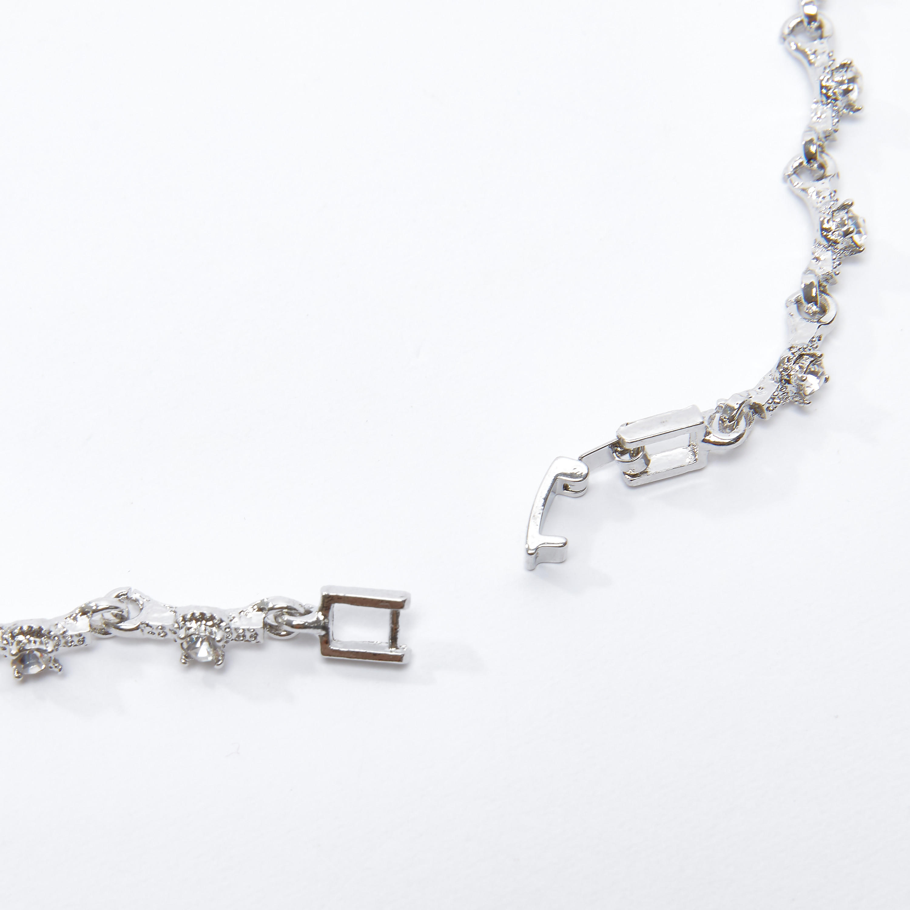 طقم مرصّع من قلادة بدلاية وأقراط-women-watchesandjewellery-jewellery-necklacesandpendants-image-3