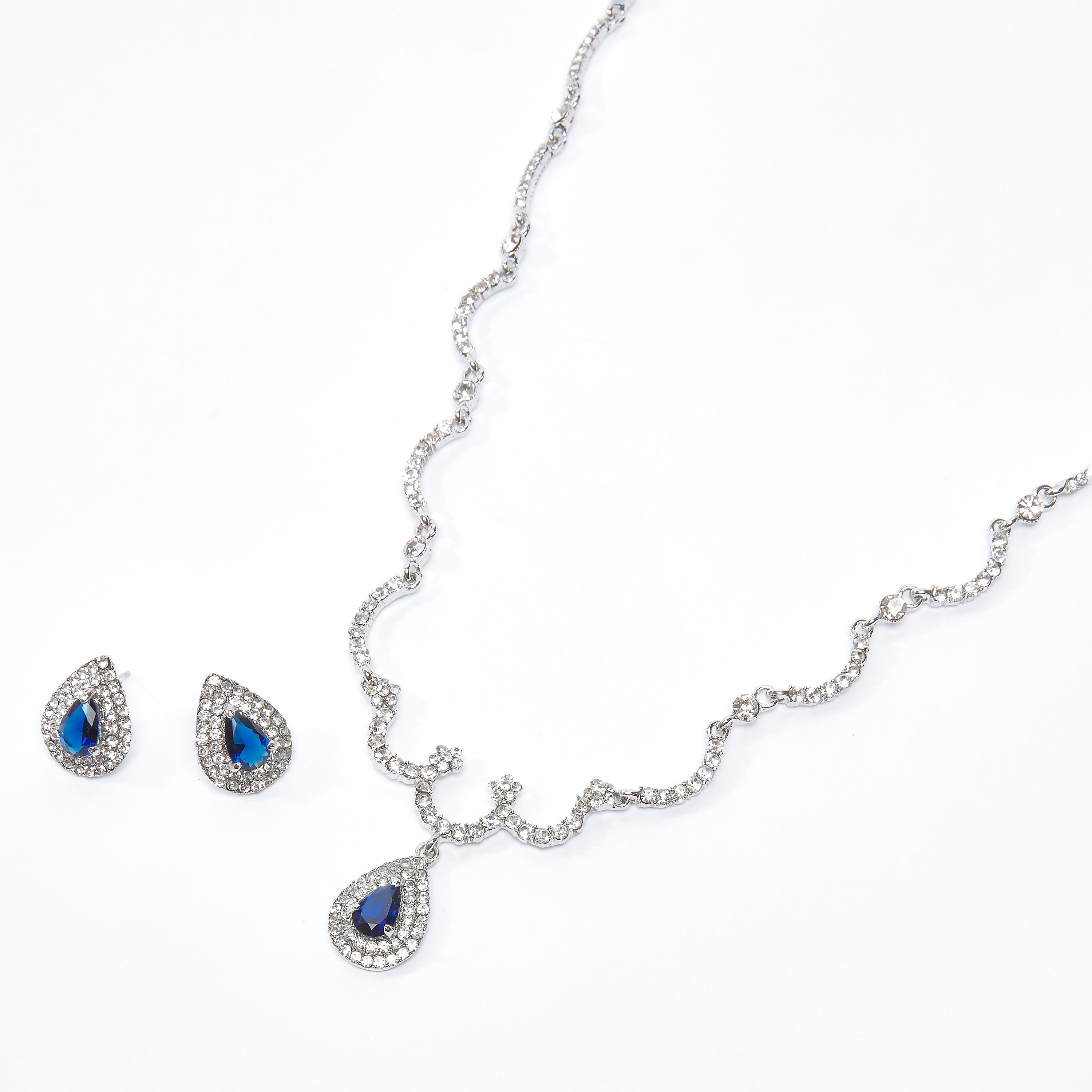طقم قلادة وأقراط مرصّعة-women-watchesandjewellery-jewellery-jewellerysets-image-1