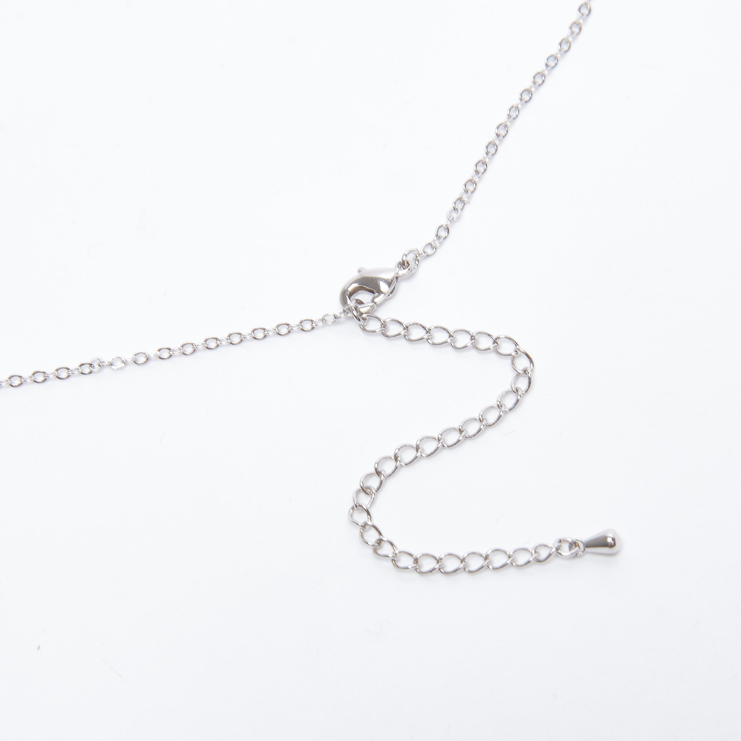قلادة مرصّعة بدلّاية ومشبك إغلاق-women-watchesandjewellery-jewellery-necklacesandpendants-image-4