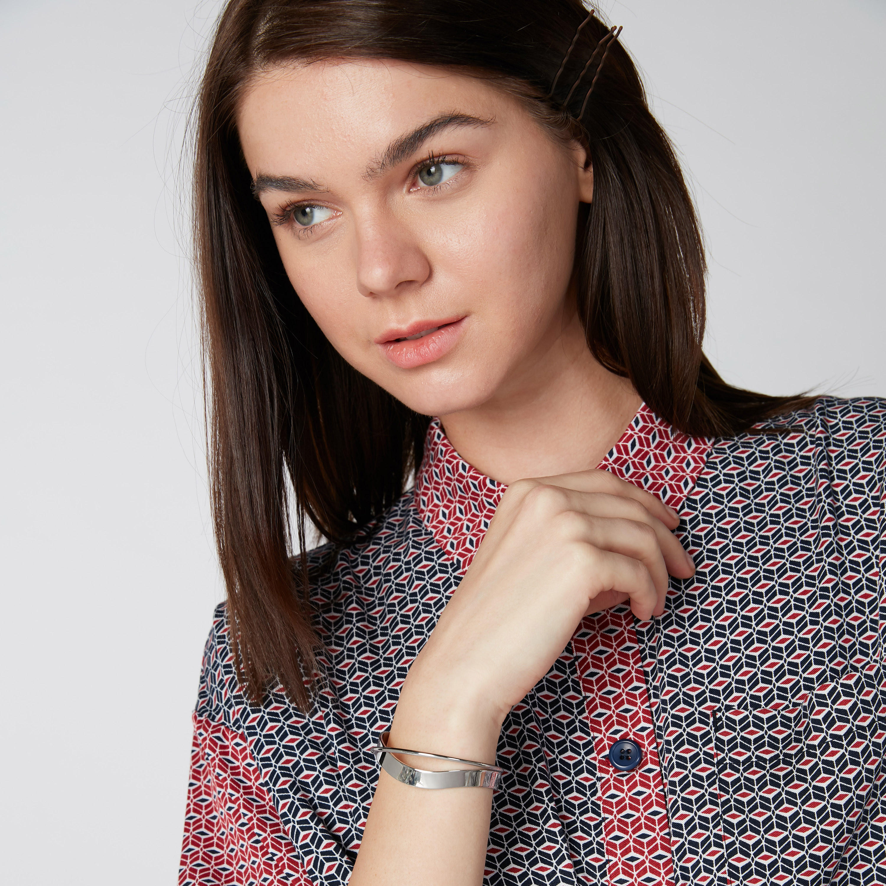 سوار ميتاليك بنهاية مفتوحة-women-watchesandjewellery-jewellery-banglesandbracelets-image-2