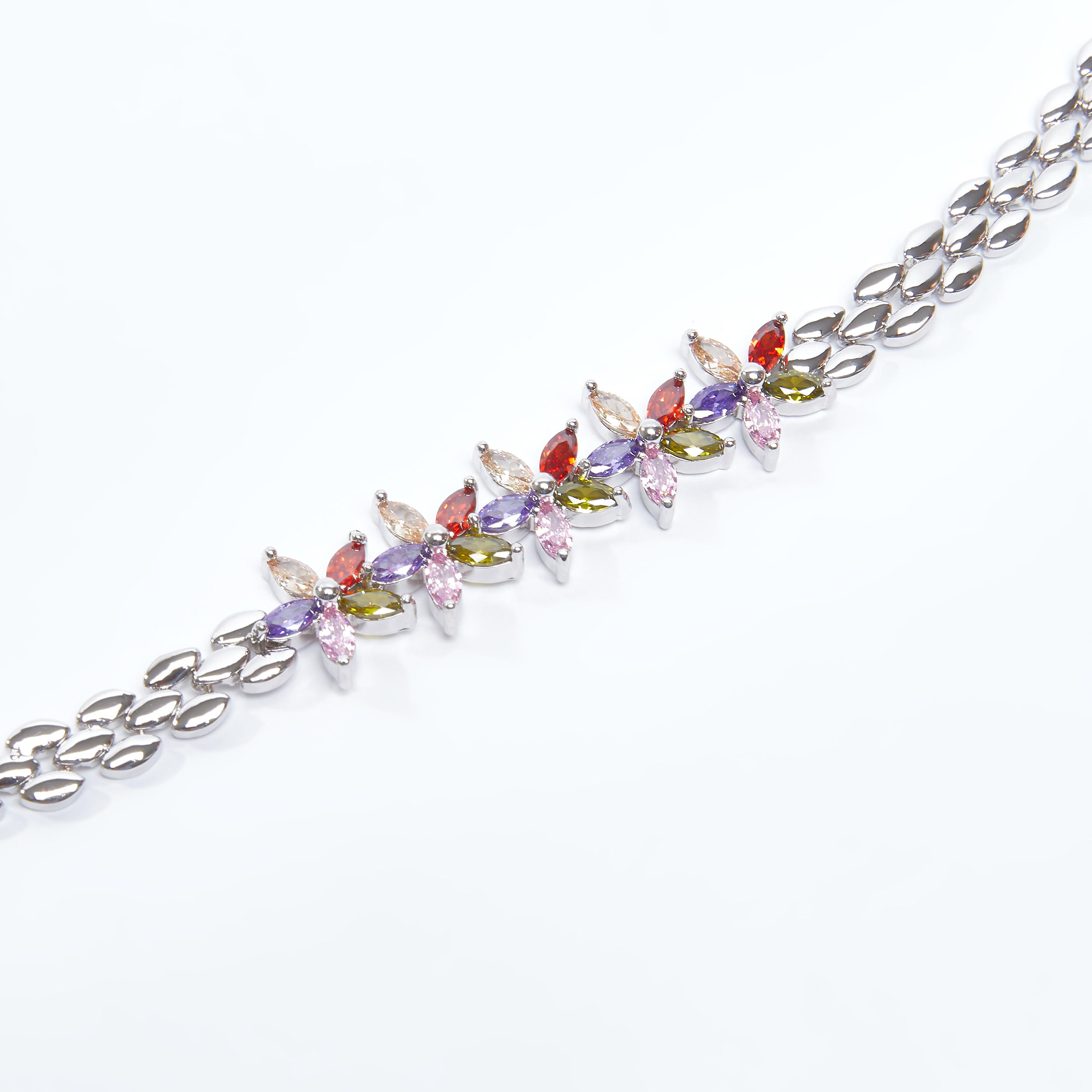 سوار ميتاليك مرصّع بتفاصيل زهرية وطيّة إغلاق-women-watchesandjewellery-jewellery-banglesandbracelets-image-4