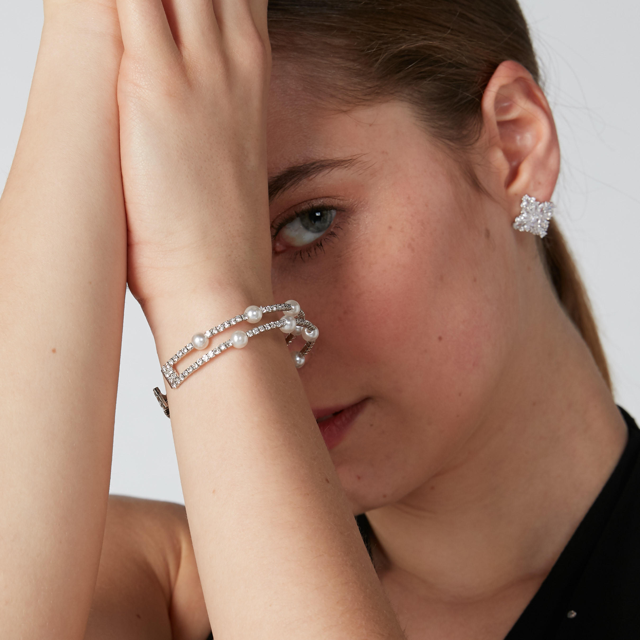 سوار مزيّن بتفاصيل لؤلؤ-women-watchesandjewellery-jewellery-banglesandbracelets-image-2