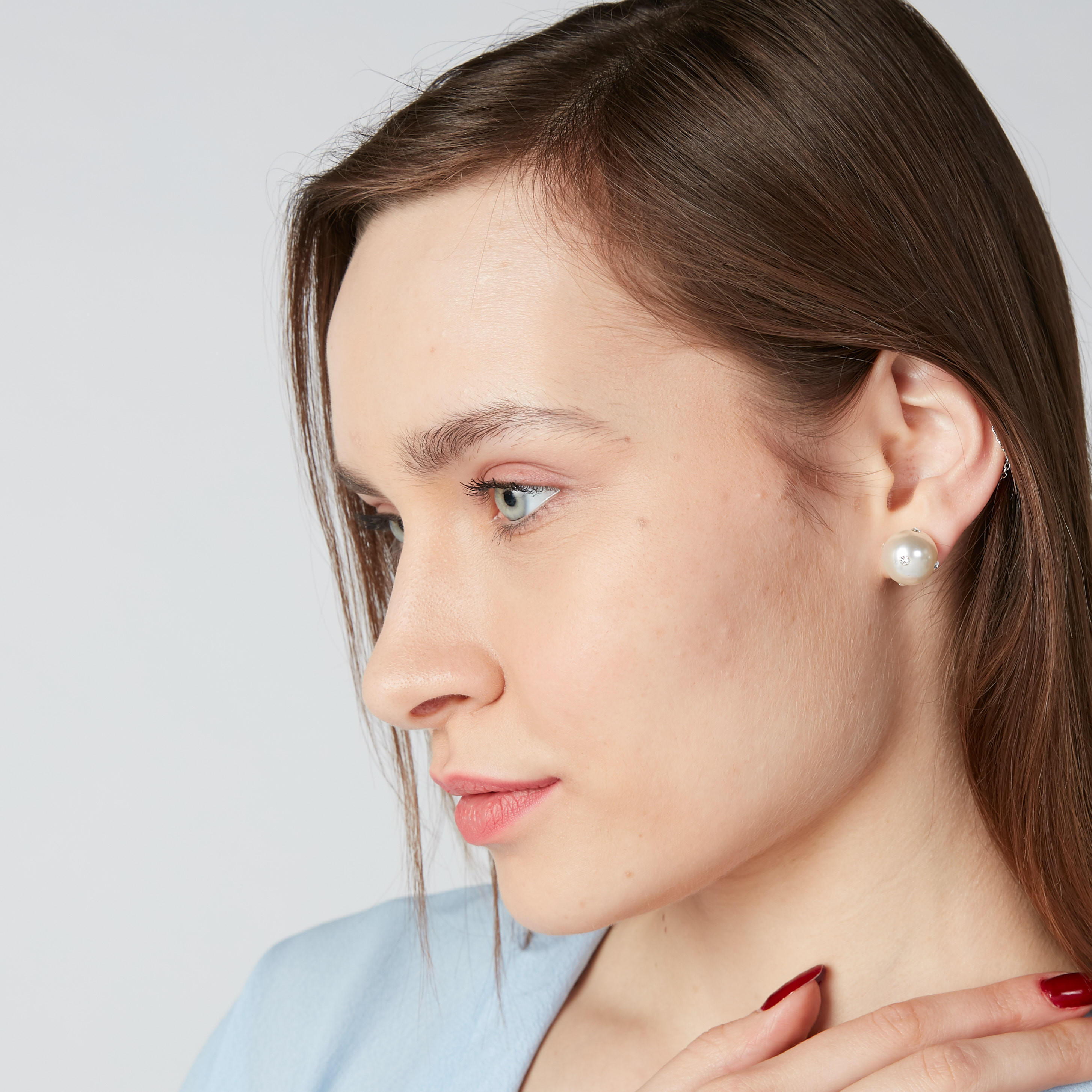 أقراط لؤلؤ بتفاصيل مرصّعة ومكبس إغلاق-women-watchesandjewellery-jewellery-earrings-image-2
