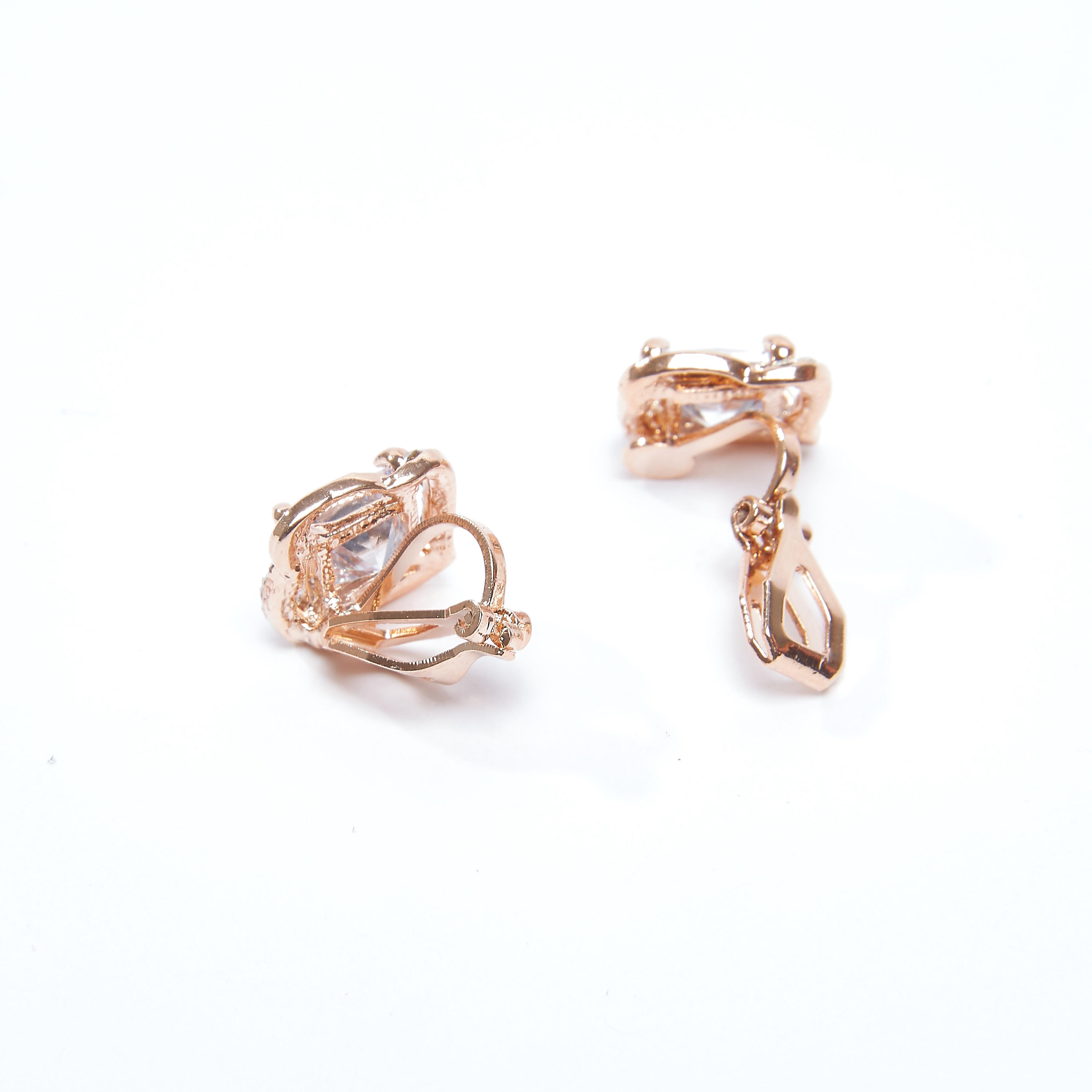 أقراط مرصّعة بقفل-women-watchesandjewellery-jewellery-earrings-image-1