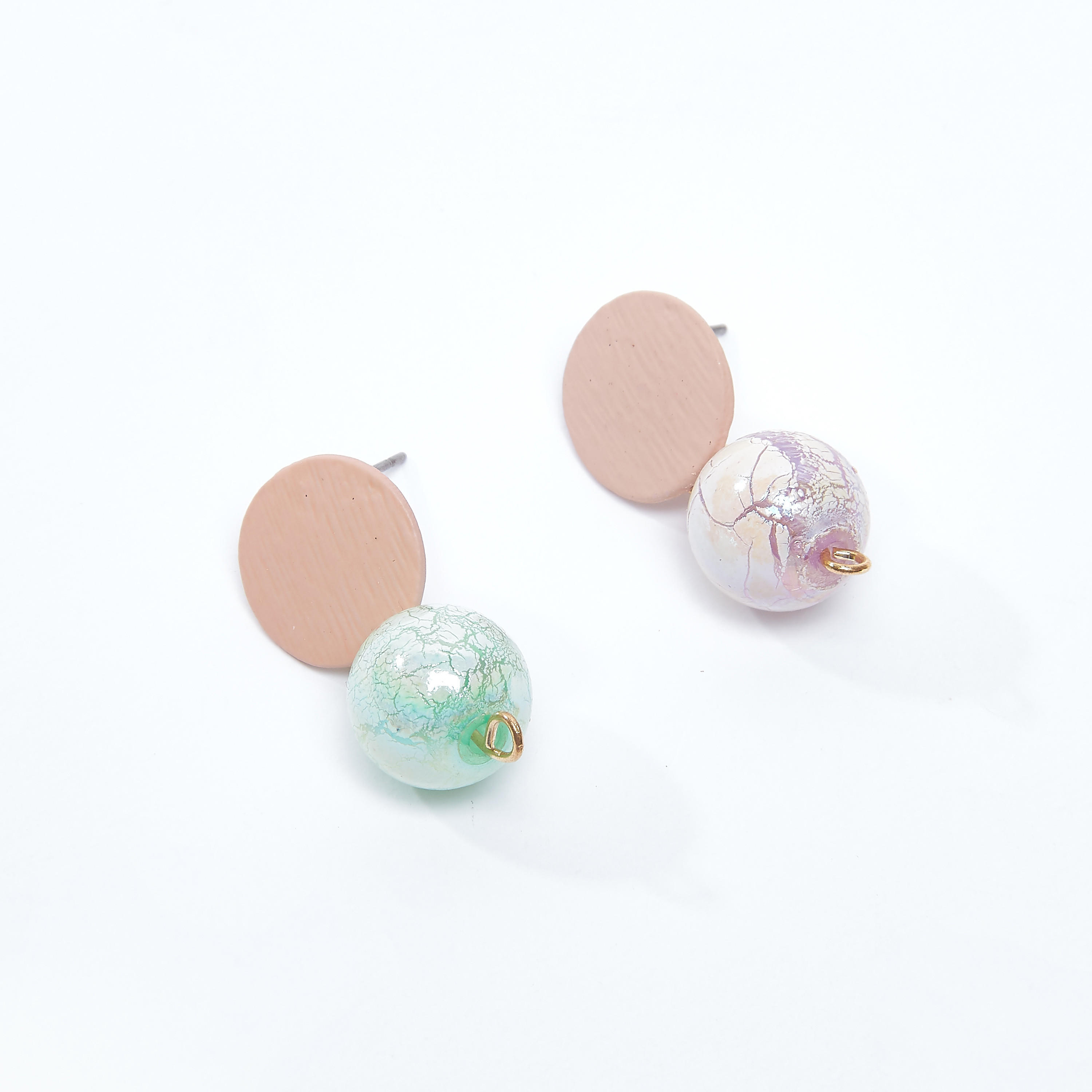أقراط بتفاصيل لؤلؤ ومكبس إغلاق-women-watchesandjewellery-jewellery-earrings-image-1