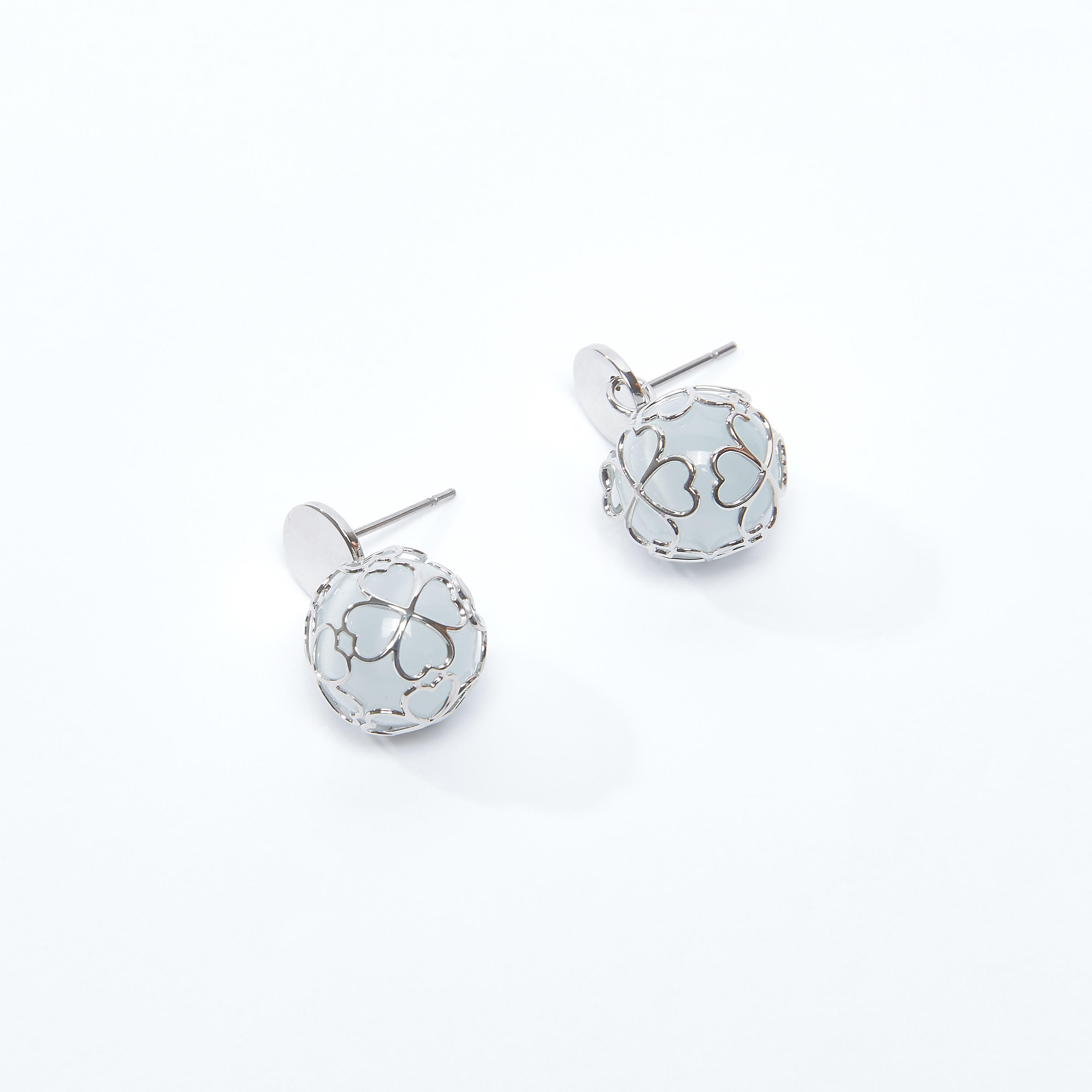 أقراط بمكبس إغلاق وتفاصيل ميتاليك-women-watchesandjewellery-jewellery-earrings-image-3